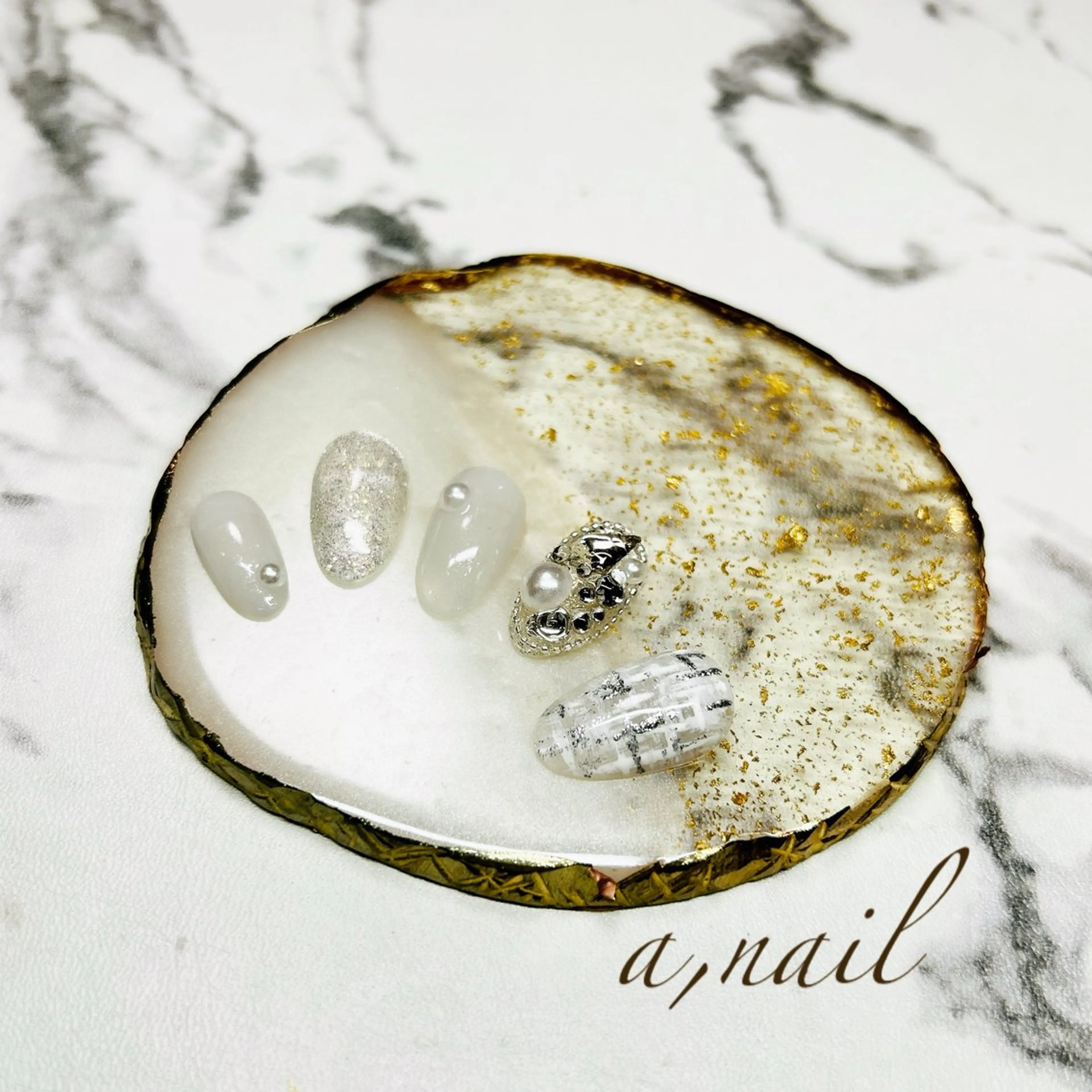 ネイル フラッシュネイル キラキラネイル ストーンネイル ツイードネイル 冬ネイル ハンドネイル ネイルサロン エーネイルのネイルデザイン