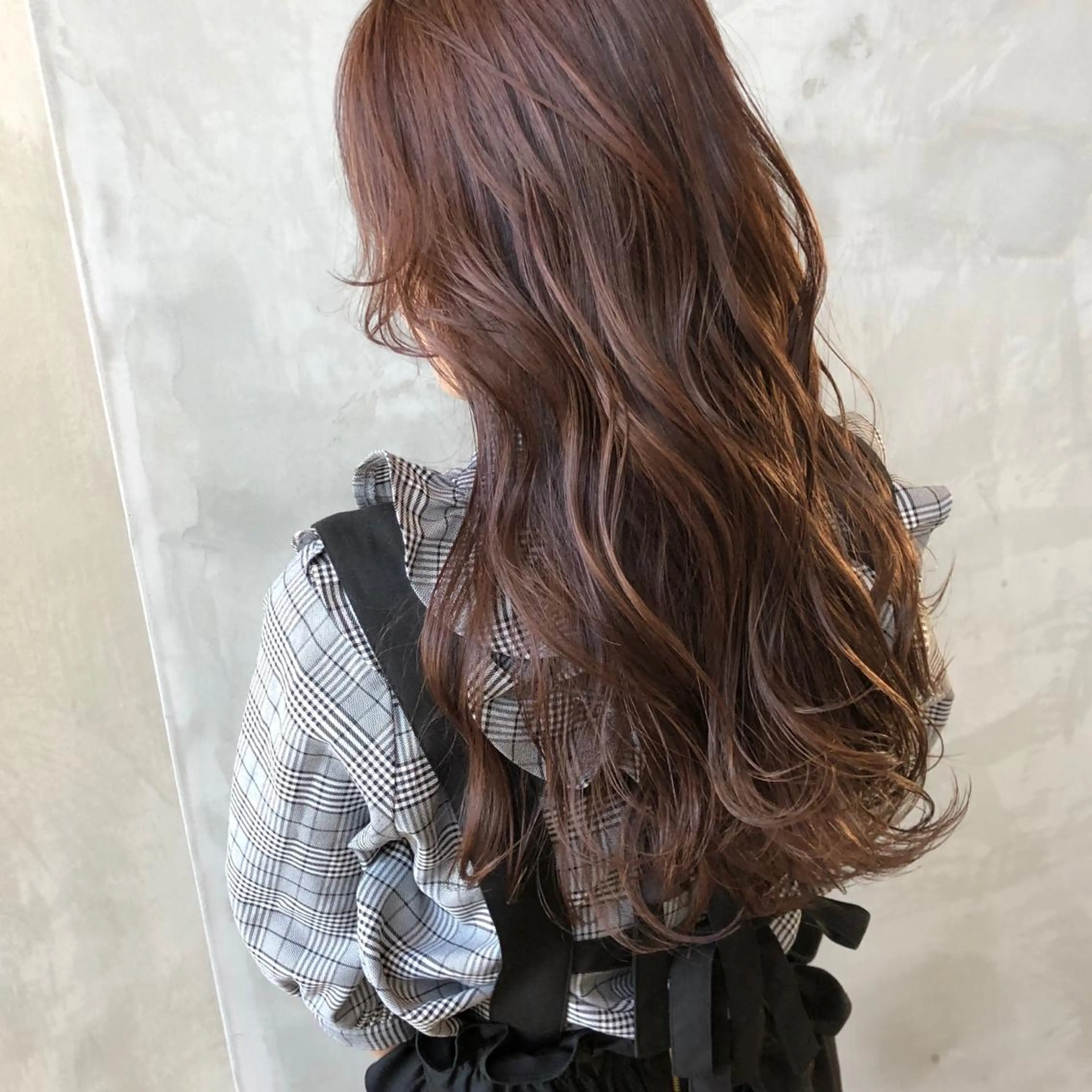 ミディアム カラー パーマ ヘアアレンジ ベージュカラー ピンクカラー ピンクベージュ カット ヘアカラー トリートメント TOMO GEEKS代表のヘアスタイル