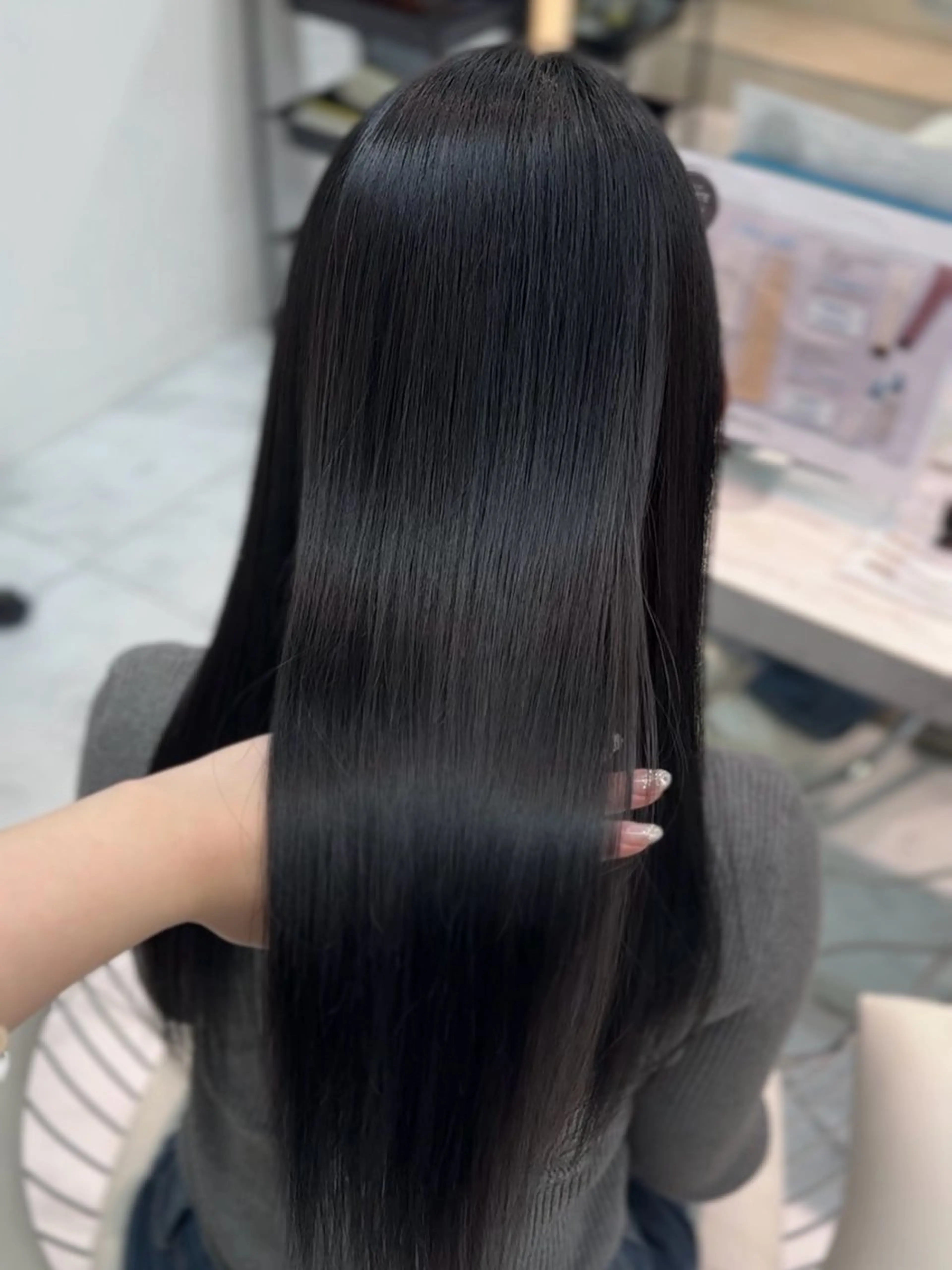 ロング トリートメント Lond  Emi 艶髪モテヘアのヘアスタイル