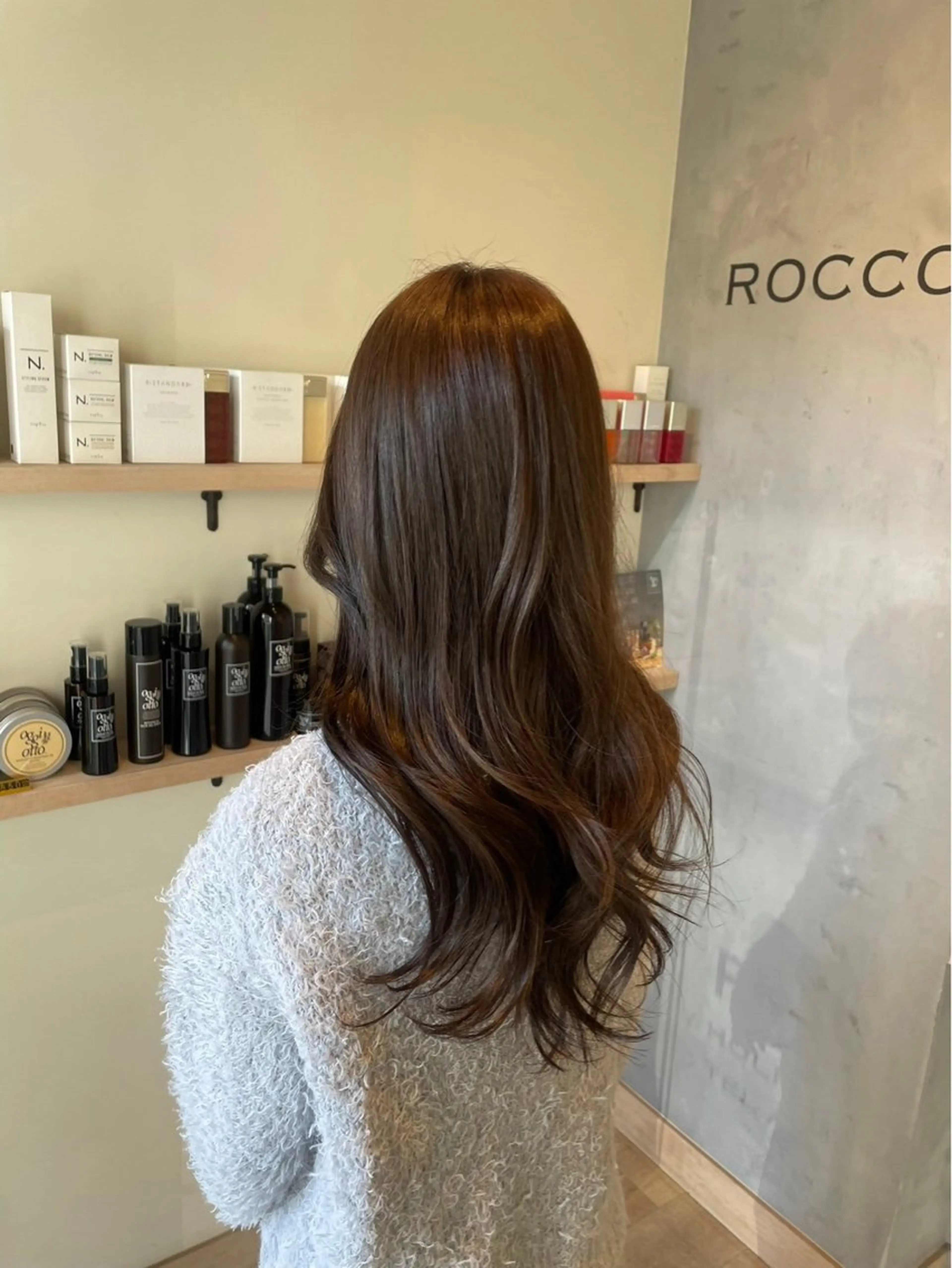 ロング ヘアカラー トリートメント アイナ ROCCOのヘアスタイル