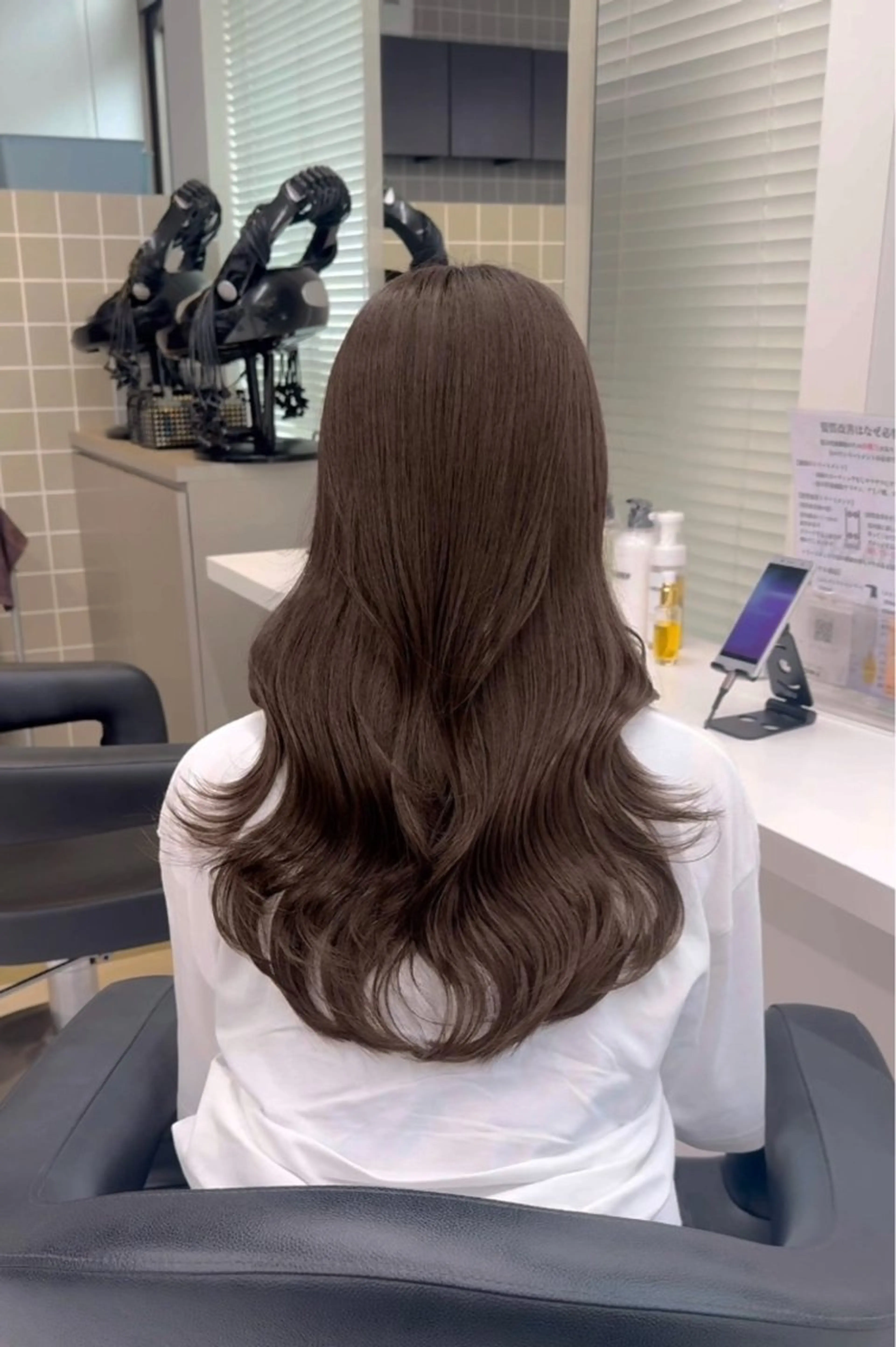 セミロング カラー ヘアアレンジ ベージュカラー 黒髪 ブリーチ ブルーカラー ブルーブラック 艶カラー の達人のヘアスタイル