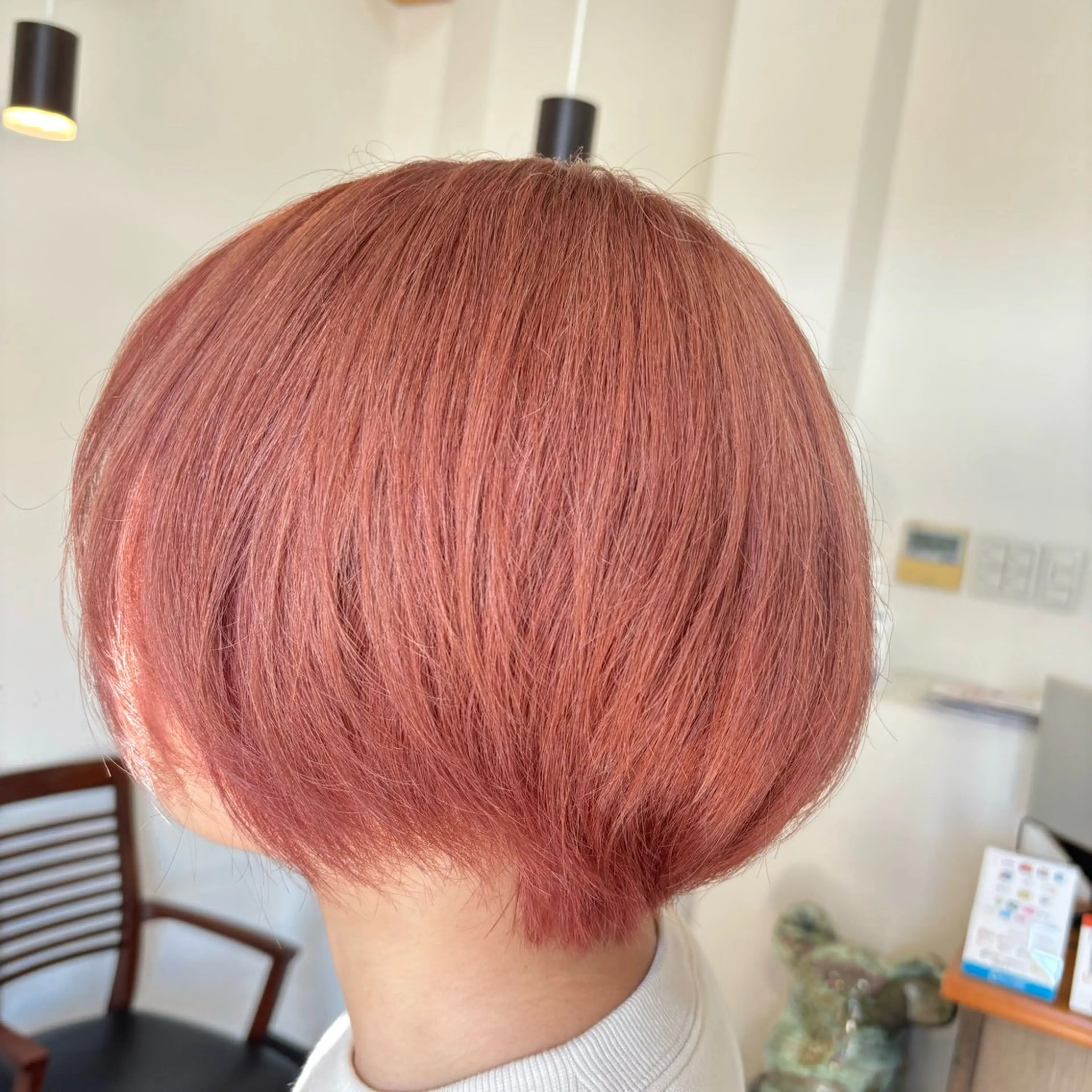 ショート カラー ベージュカラー ブリーチ ブラウンカラー ピンクカラー ピンクベージュ はらだ ももこのヘアスタイル