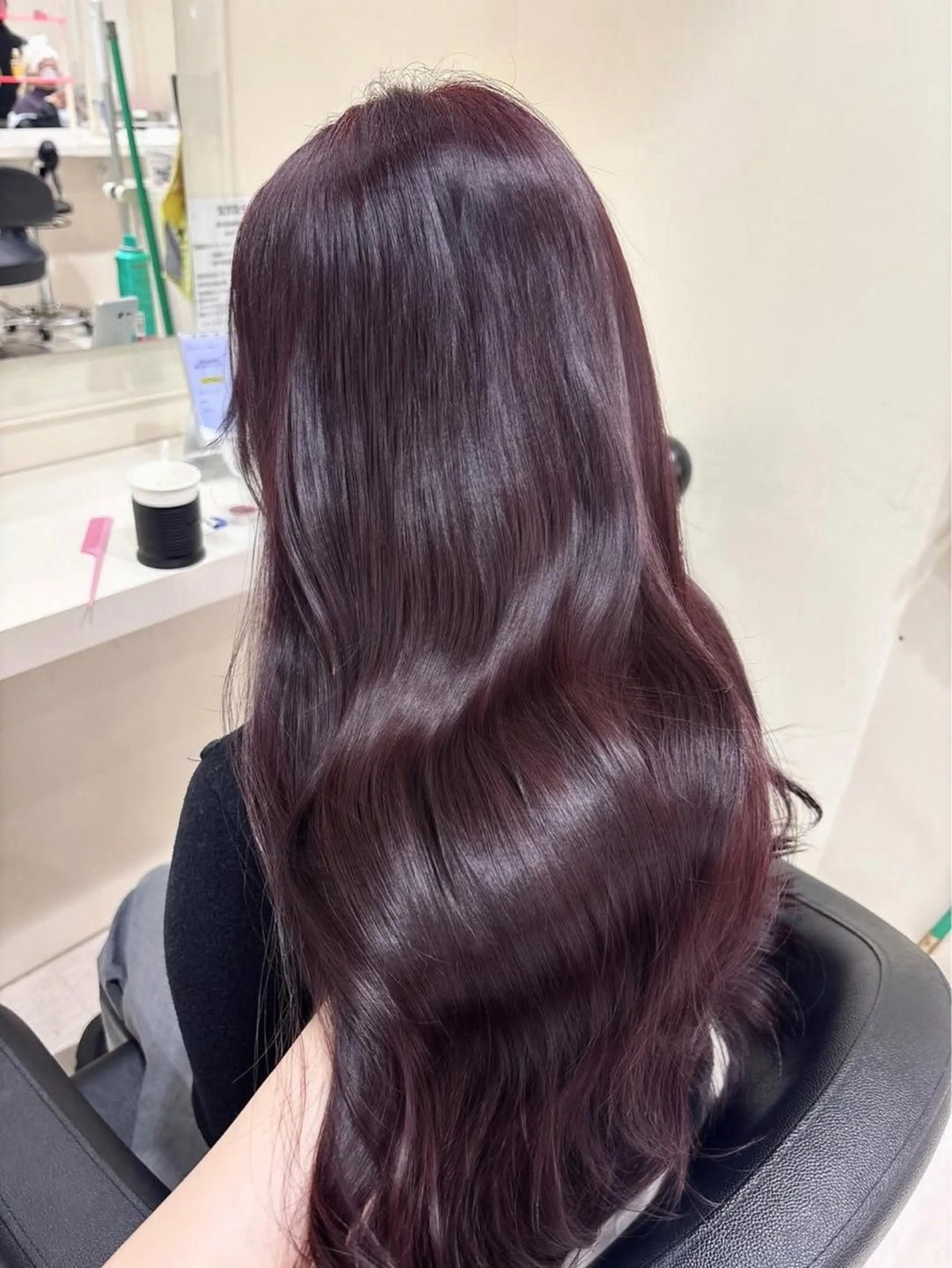 セミロング カラー ヘアアレンジ レッドカラー ヘアカラー トリートメント 🩵ダメージレス艶感 ハイトーン🩷のヘアスタイル