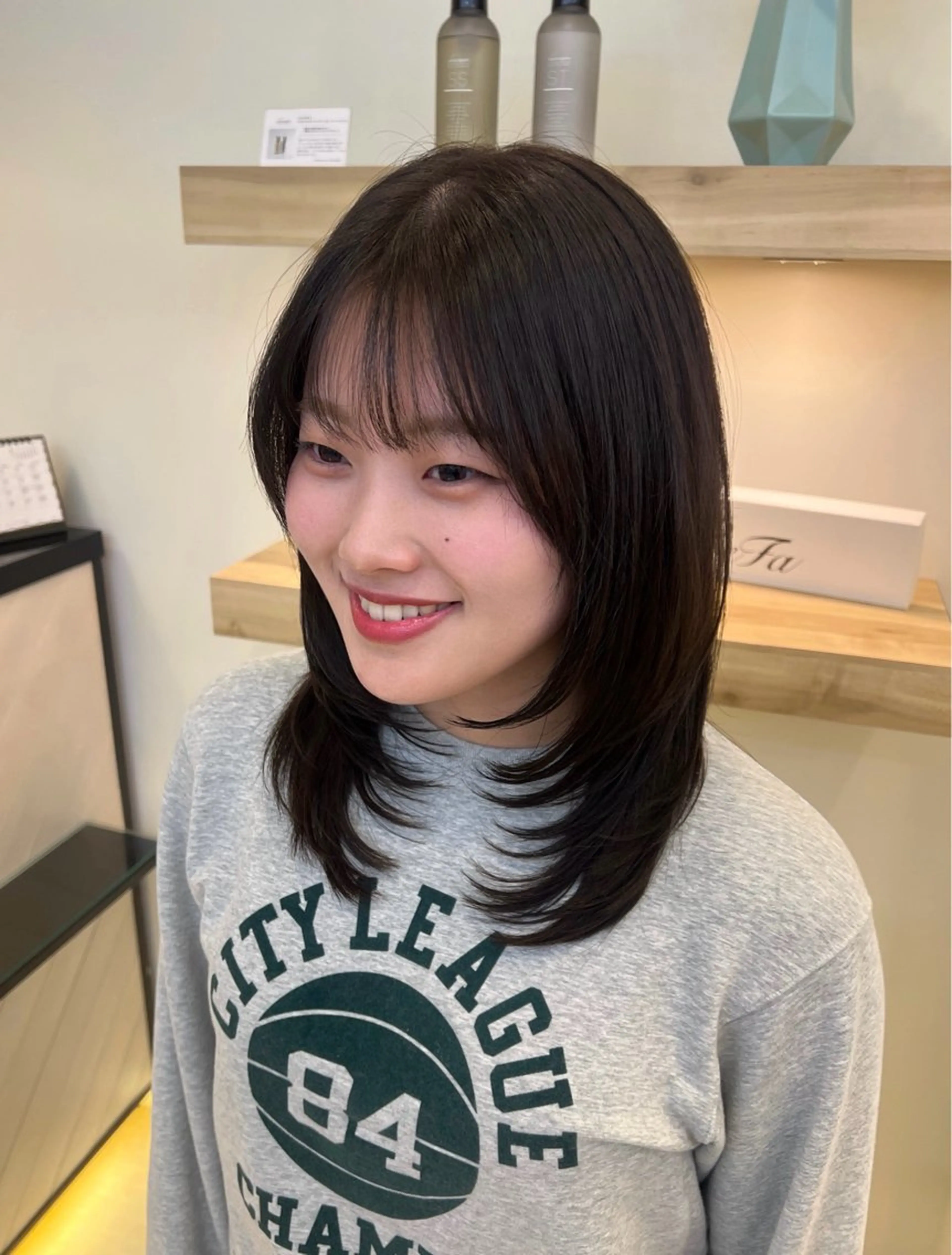 ミディアム ミディアムレイヤー レイヤーカット カット ヘアカラー ‎💚韓国風レイヤー 🇰🇷💚 ちえのヘアスタイル