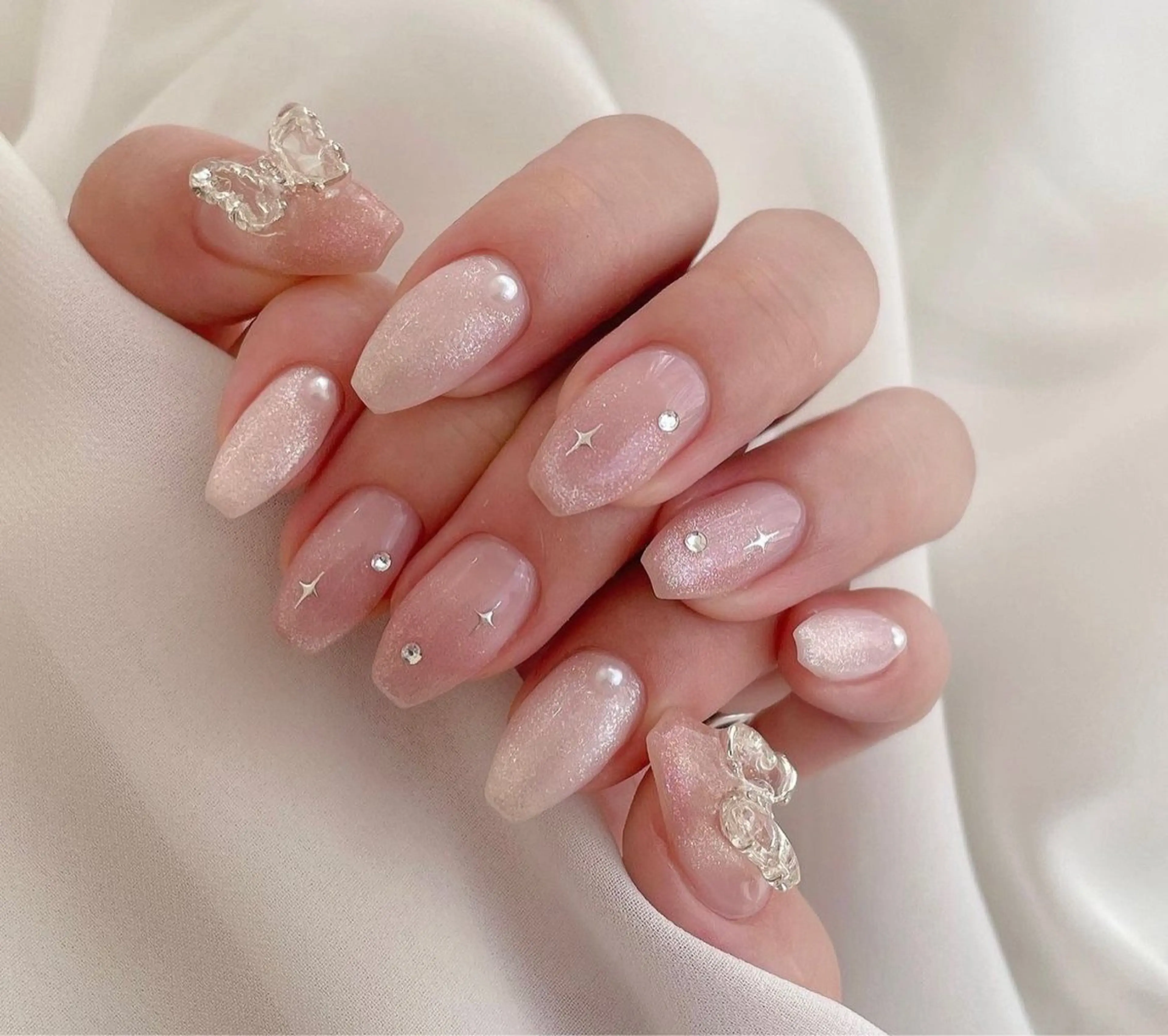 ミディアム nina beautyのネイルデザイン