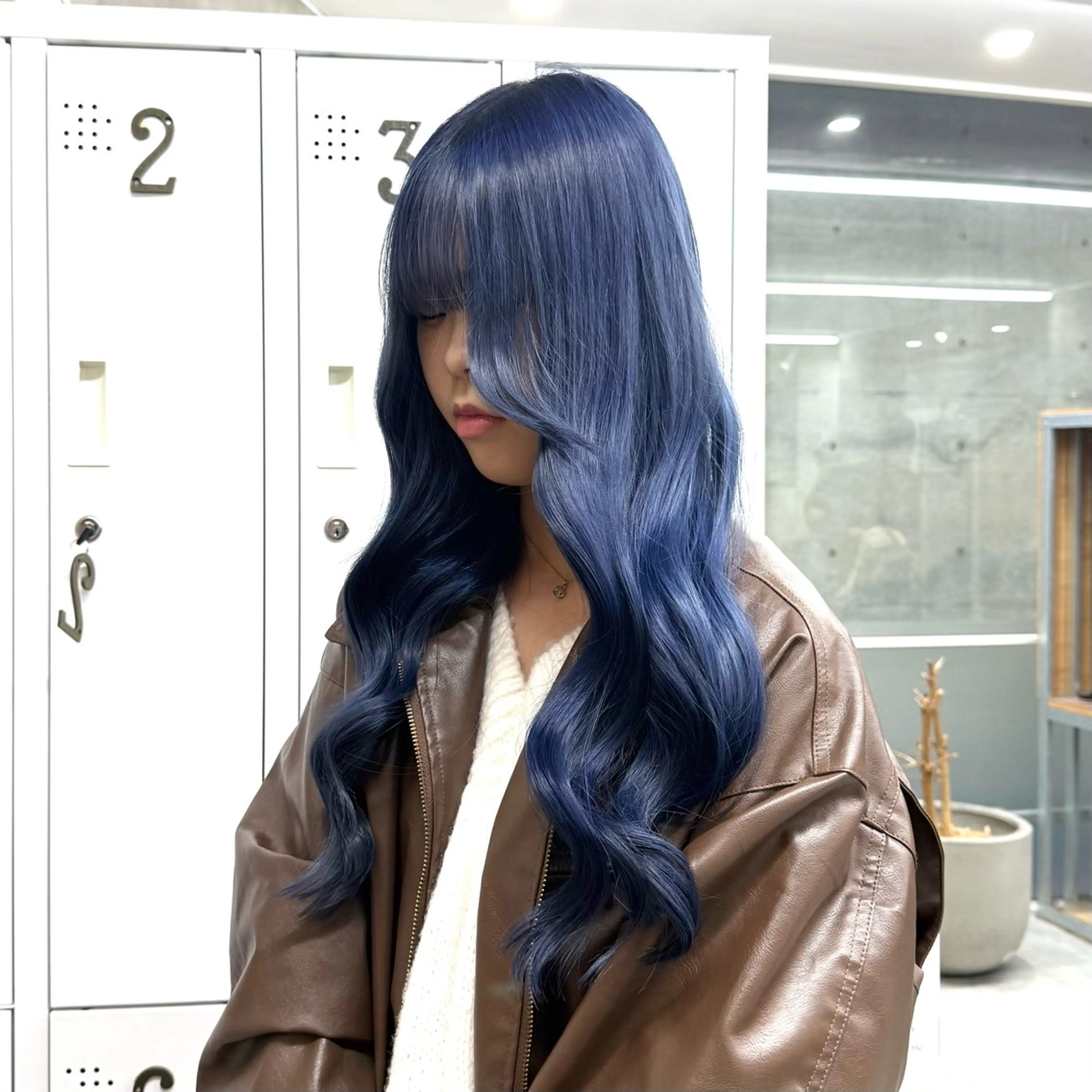 ロング カラー Welring hair salon所属・Runa/大人 かわいいハイトーンのヘアスタイル