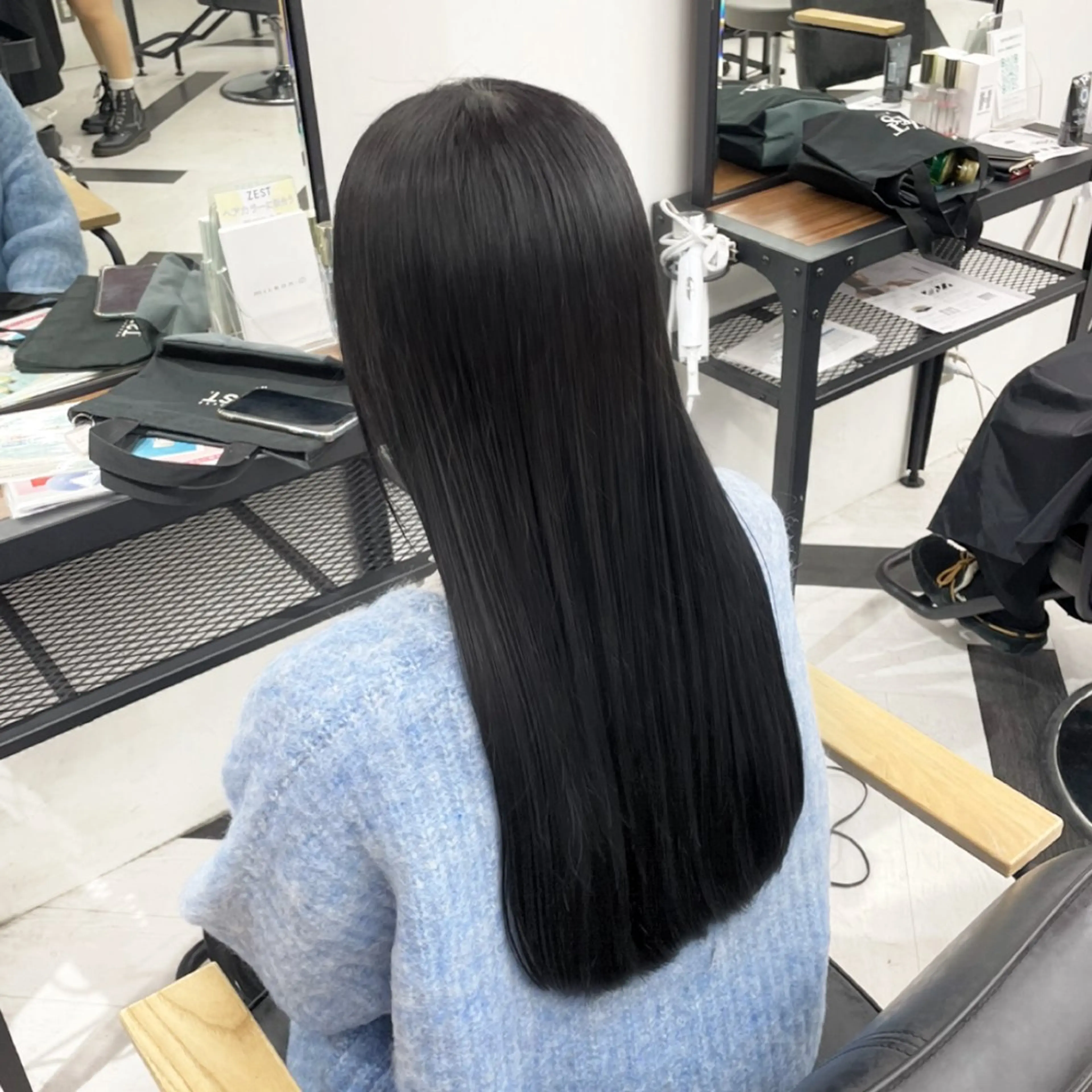 ロング カラー パーマ ヘアアレンジ メンズ 黒髪 ナチュラルブラック 髪質改善 トリートメント mona/ ストレートスタイル✨のヘアスタイル