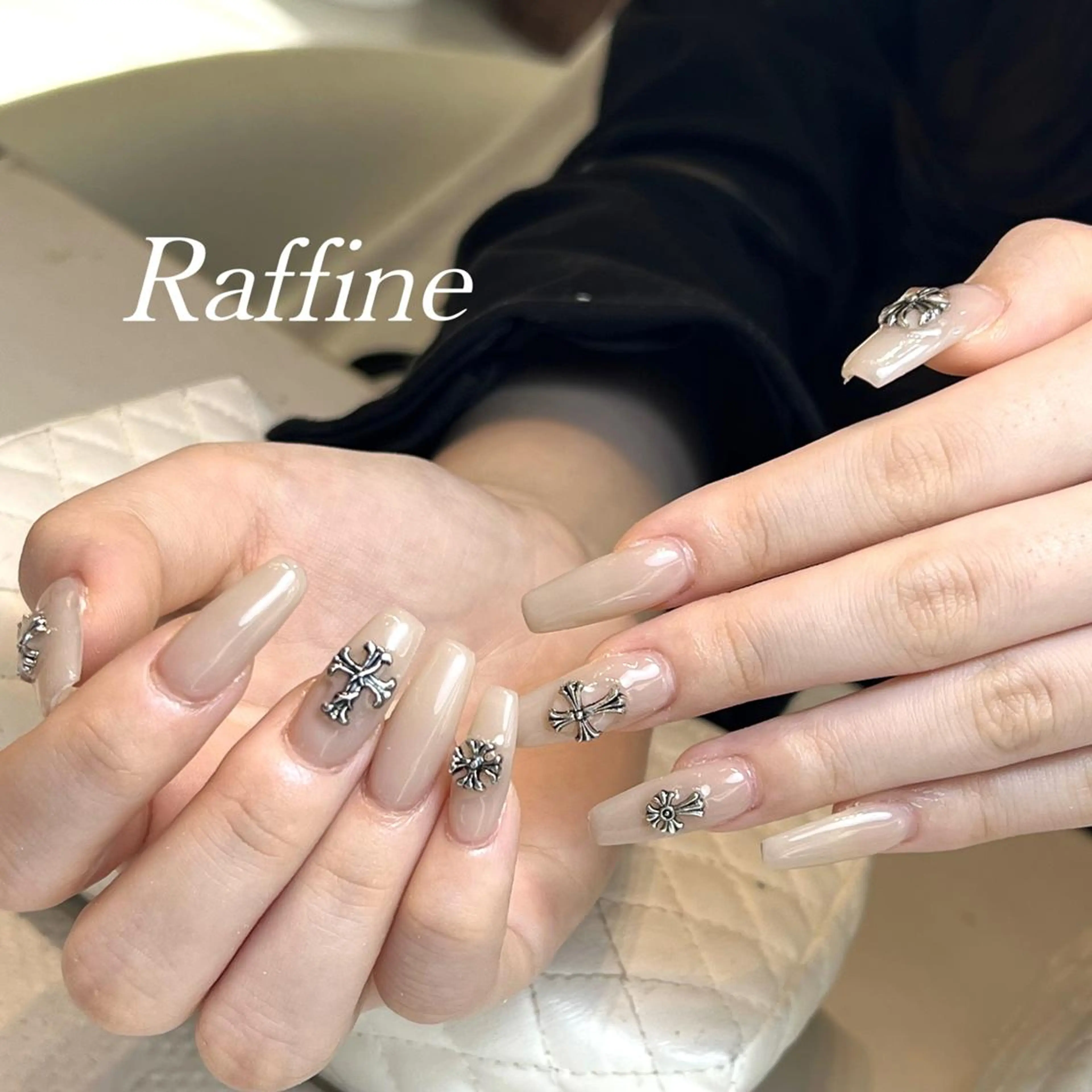 ネイル RAFFINE 月🦋🩵のネイルデザイン
