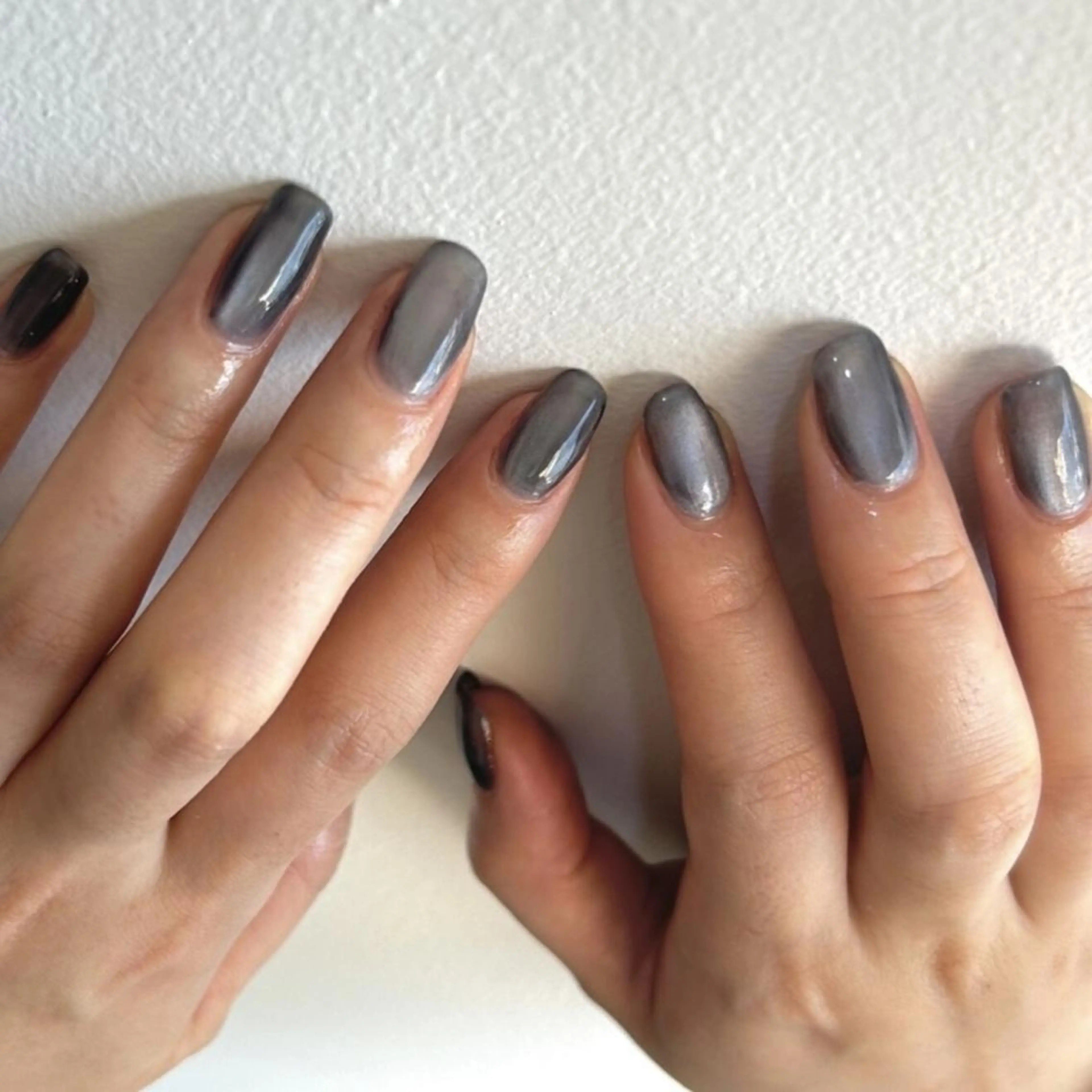 ネイル ジェルネイル 韓国ネイル マグネットネイル ニュアンスネイル ワンホンネイル nailstudio eviz新宿店のネイルデザイン