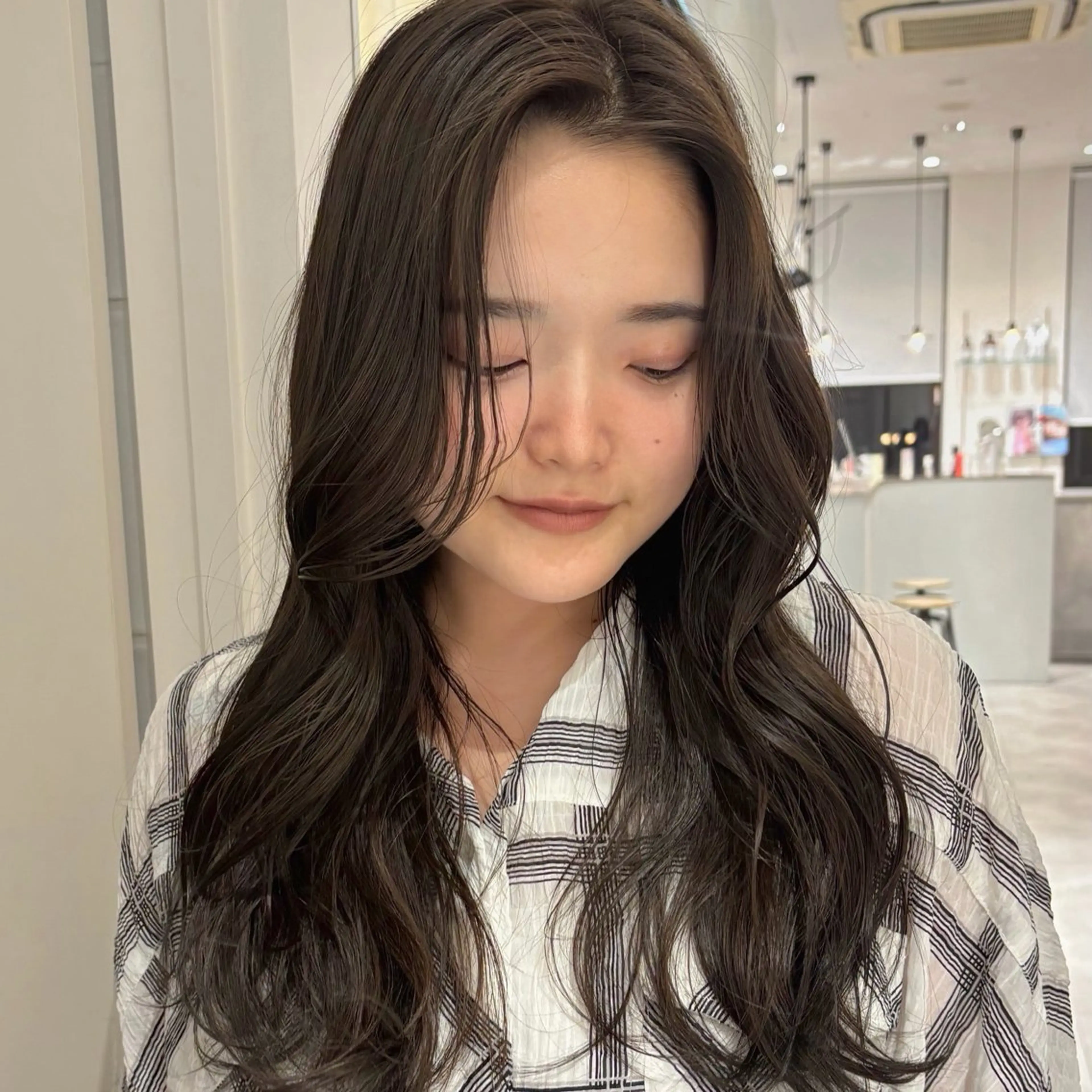 【人気No.1⭐︎】顔まわりレイヤーカット+透明感カラー 🥣✂︎の写真