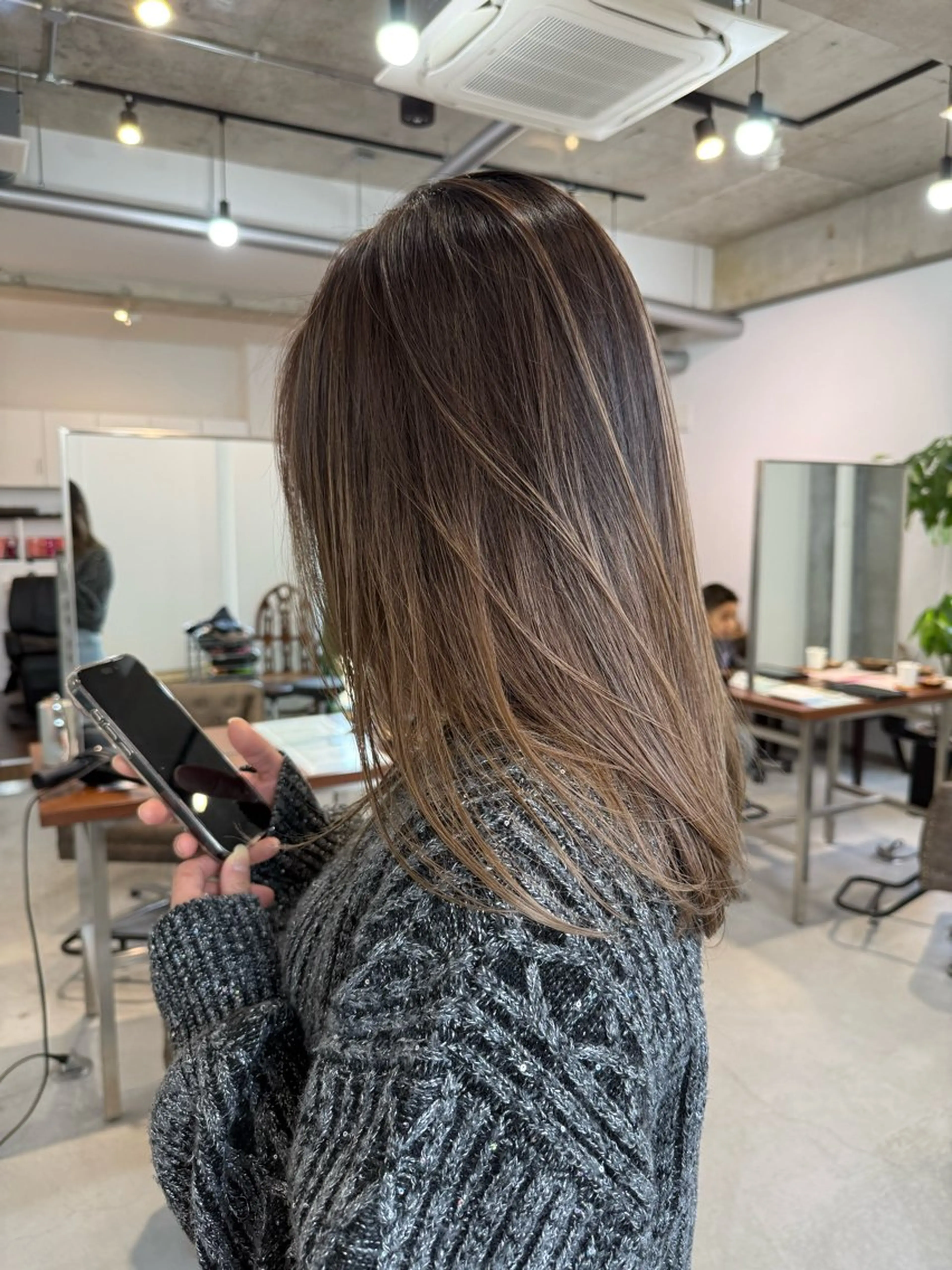 セミロング カラー ベージュカラー カット ヘアカラー カイリ /レイヤーカットのヘアスタイル