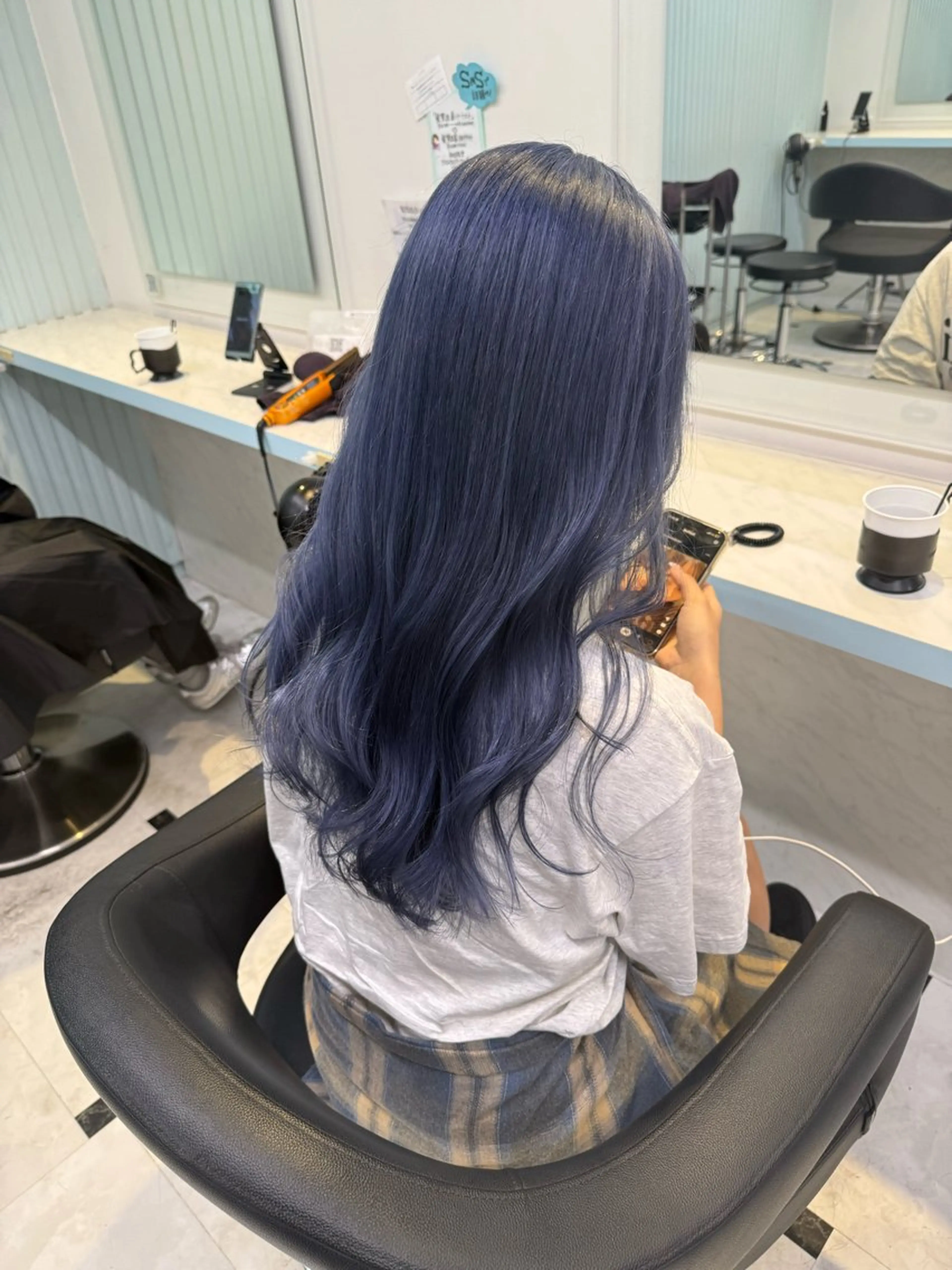 セミロング ブリーチ✖️ 縮毛LANDのヘアスタイル