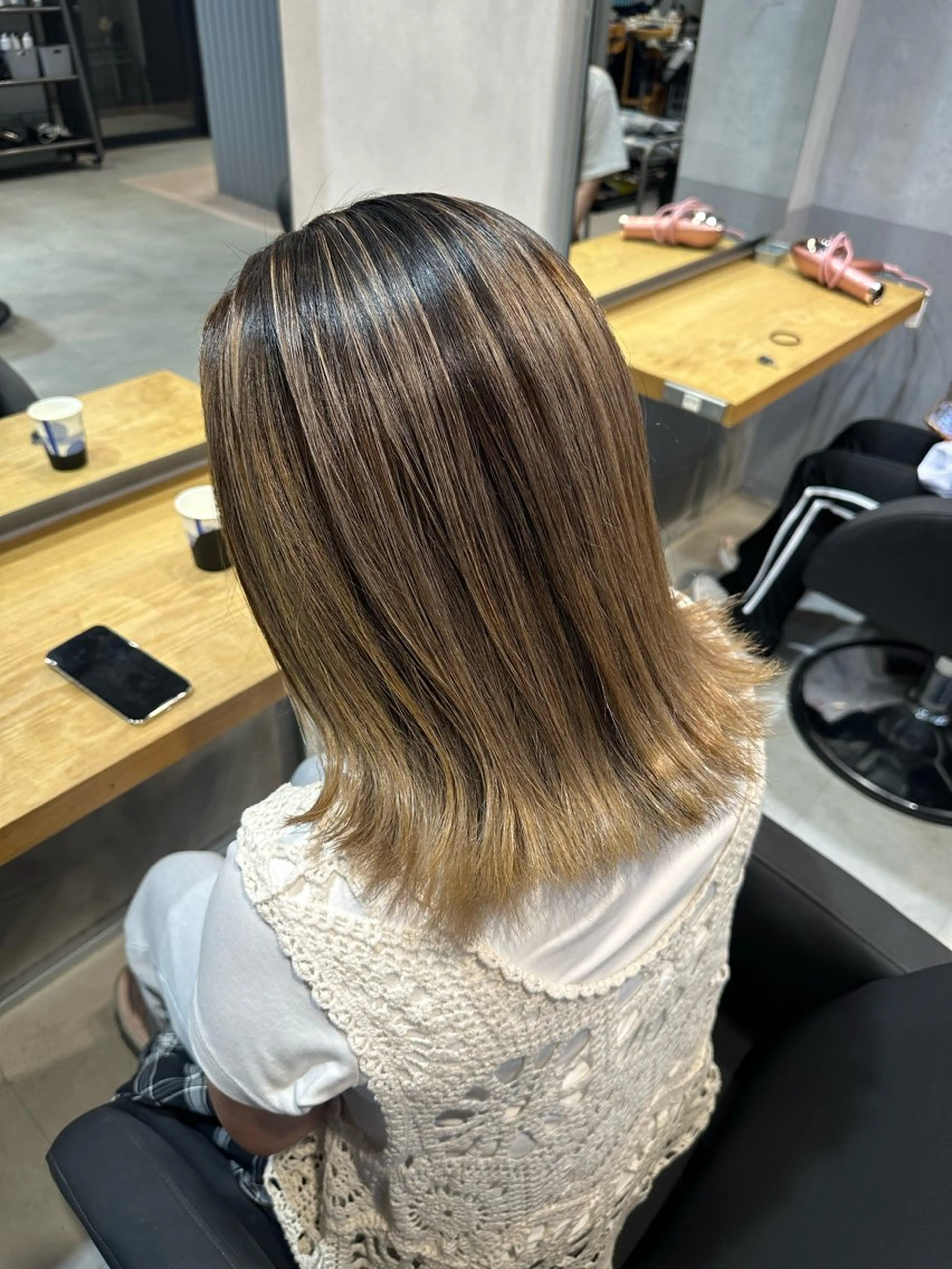 セミロング カラー ヘアカラー トリートメント 💖ハイライト/ハイ トーン💖MIKIのヘアスタイル