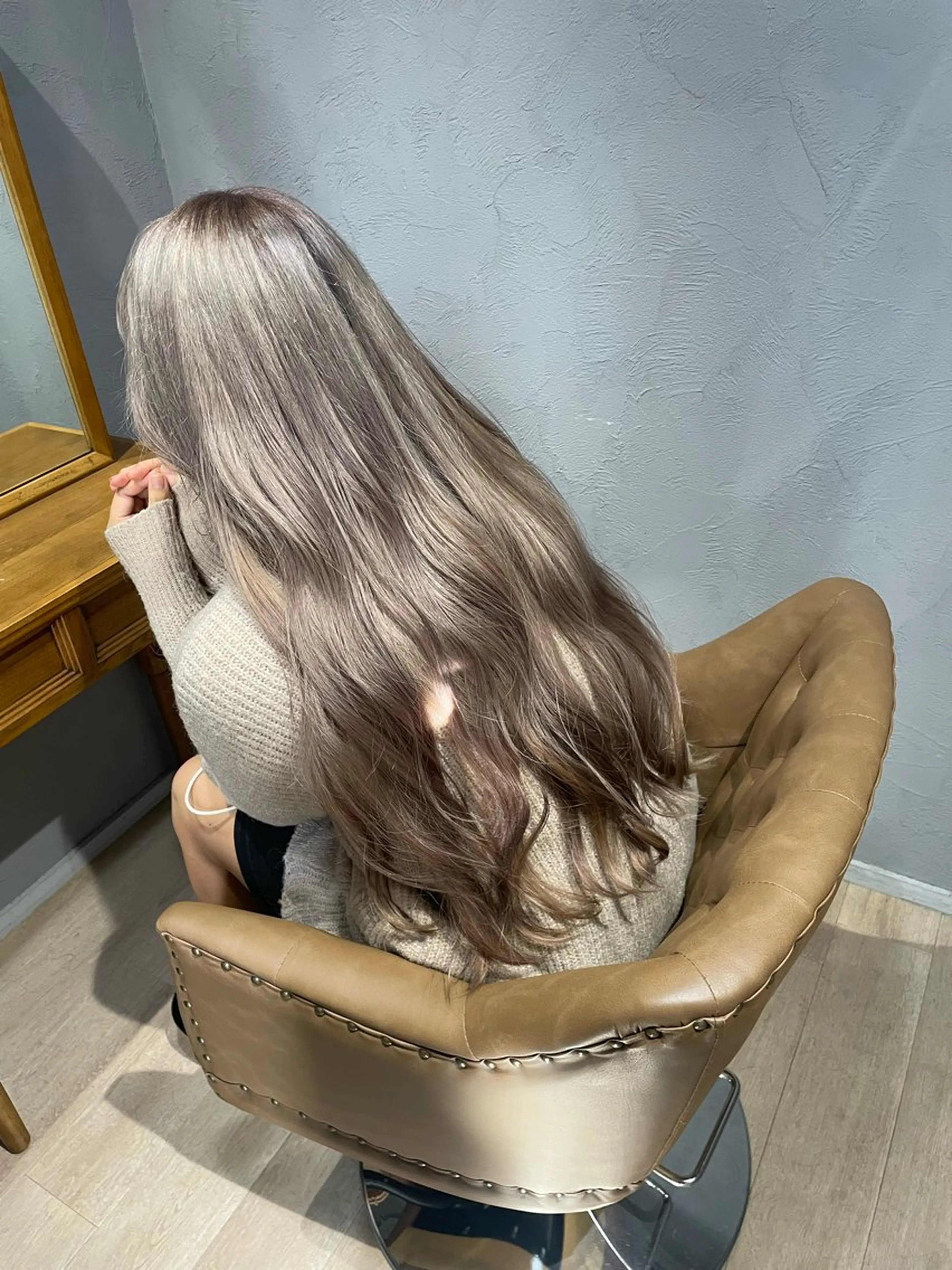 ロング ロング 𝐚𝐨𝐢/カット /パーマモデルのヘアスタイル