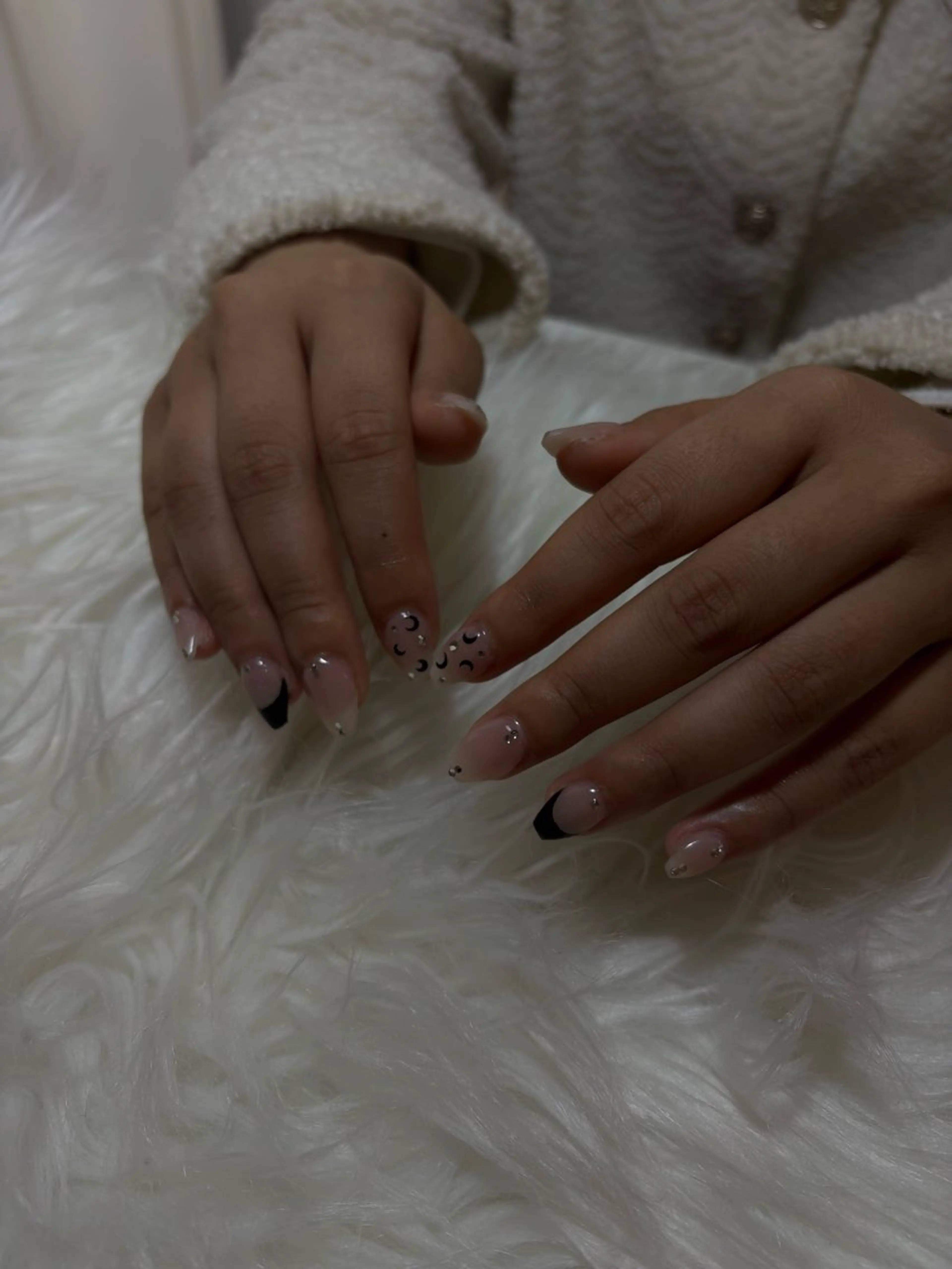 ネイル フレンチネイル ストーンネイル ハンドネイル Aulu'b Beauty所属・Aulu’b Nonokaのネイルデザイン