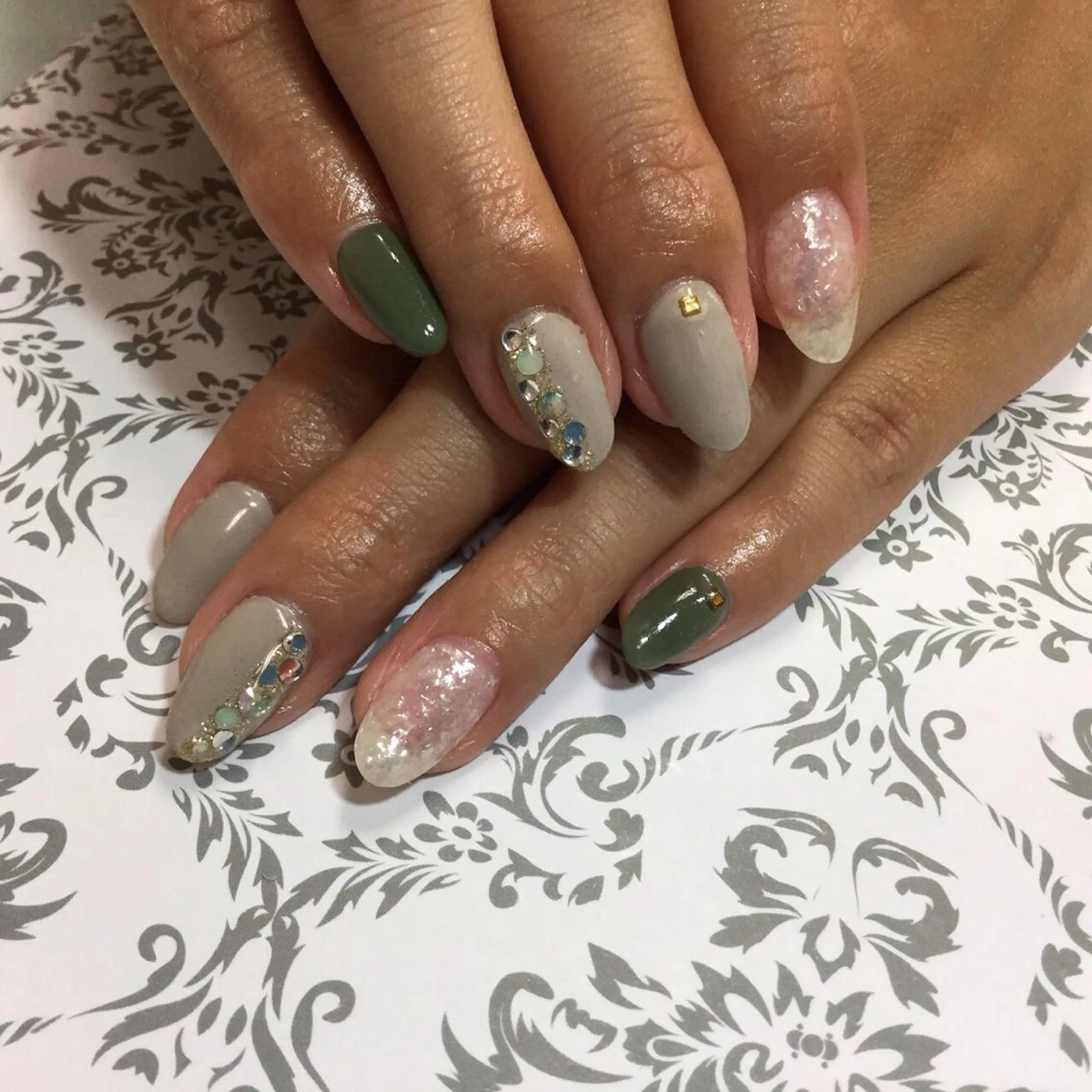 ショート ミディアム セミロング ネイル マツエク・マツパ キラキラネイル ストーンネイル Lino Nail(リノネイル)所属・Lino Nail sekitomiのネイルデザイン