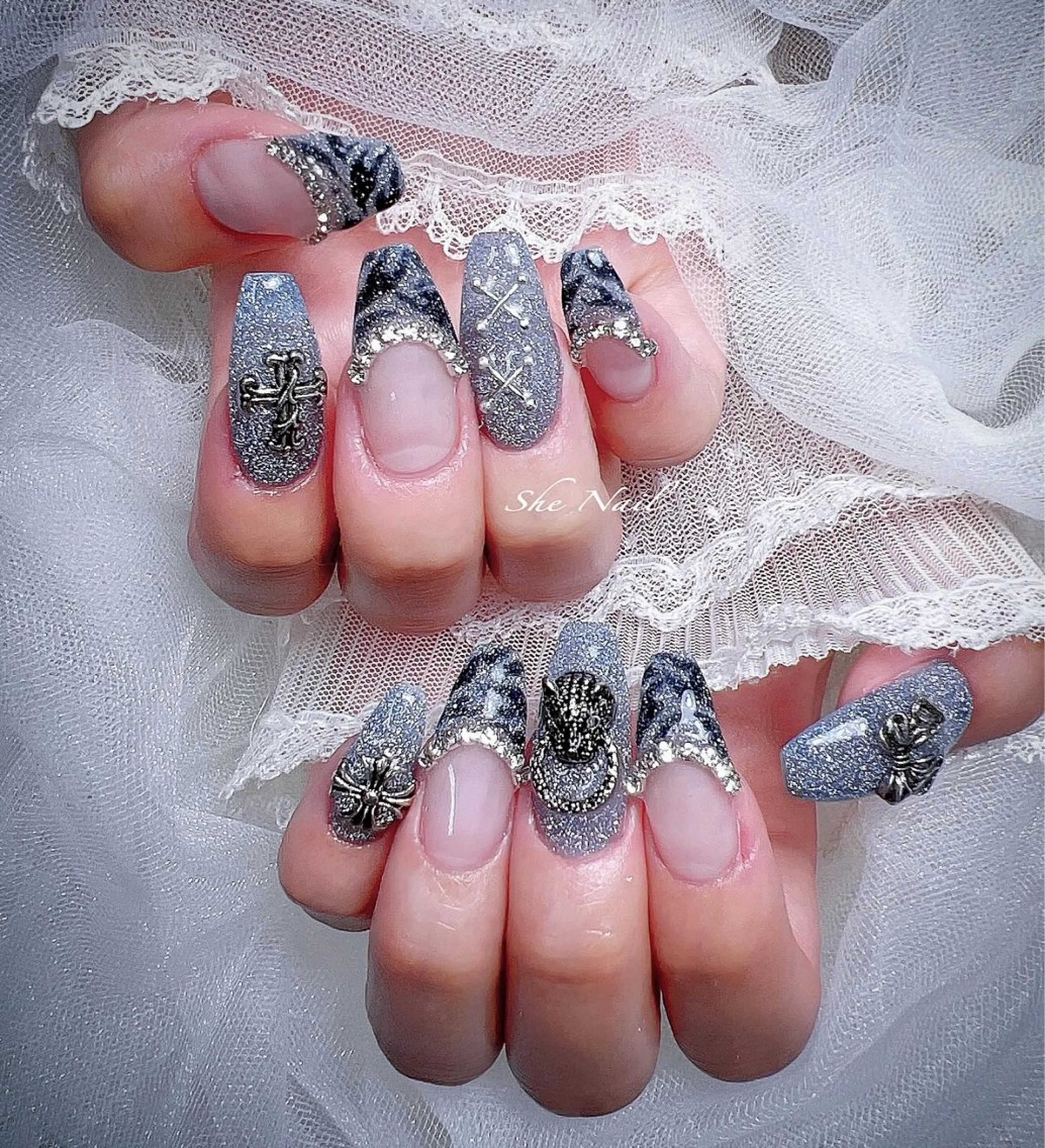 ネイル チークネイル ドット 長さ出し ラメ(グリッター) ラメグラデーション ハンドネイル She   Nail所属・ISA_ BELLAのネイルデザイン