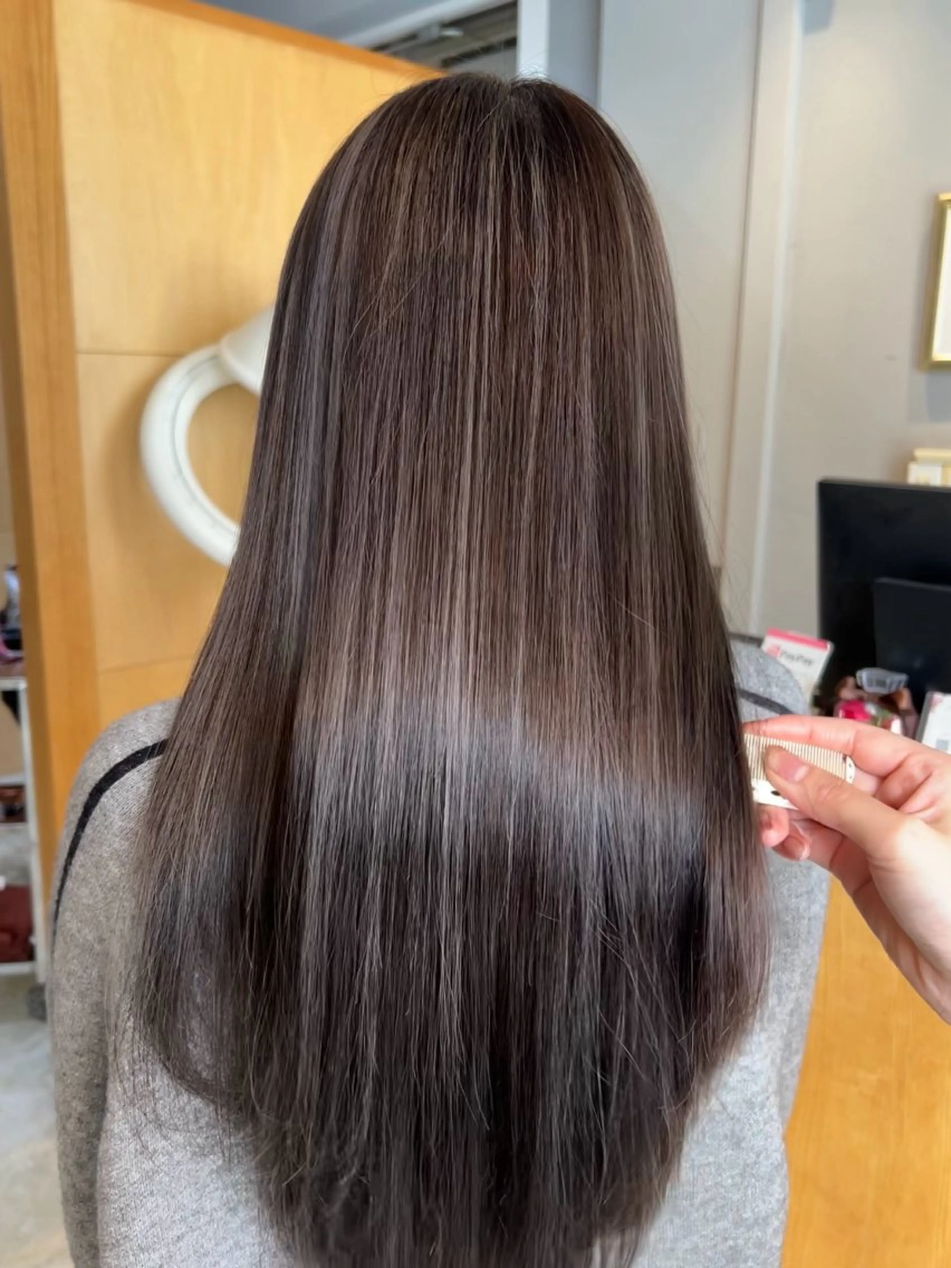 ミディアム ヘアカラー トリートメント miloc MOMOKAのヘアスタイル