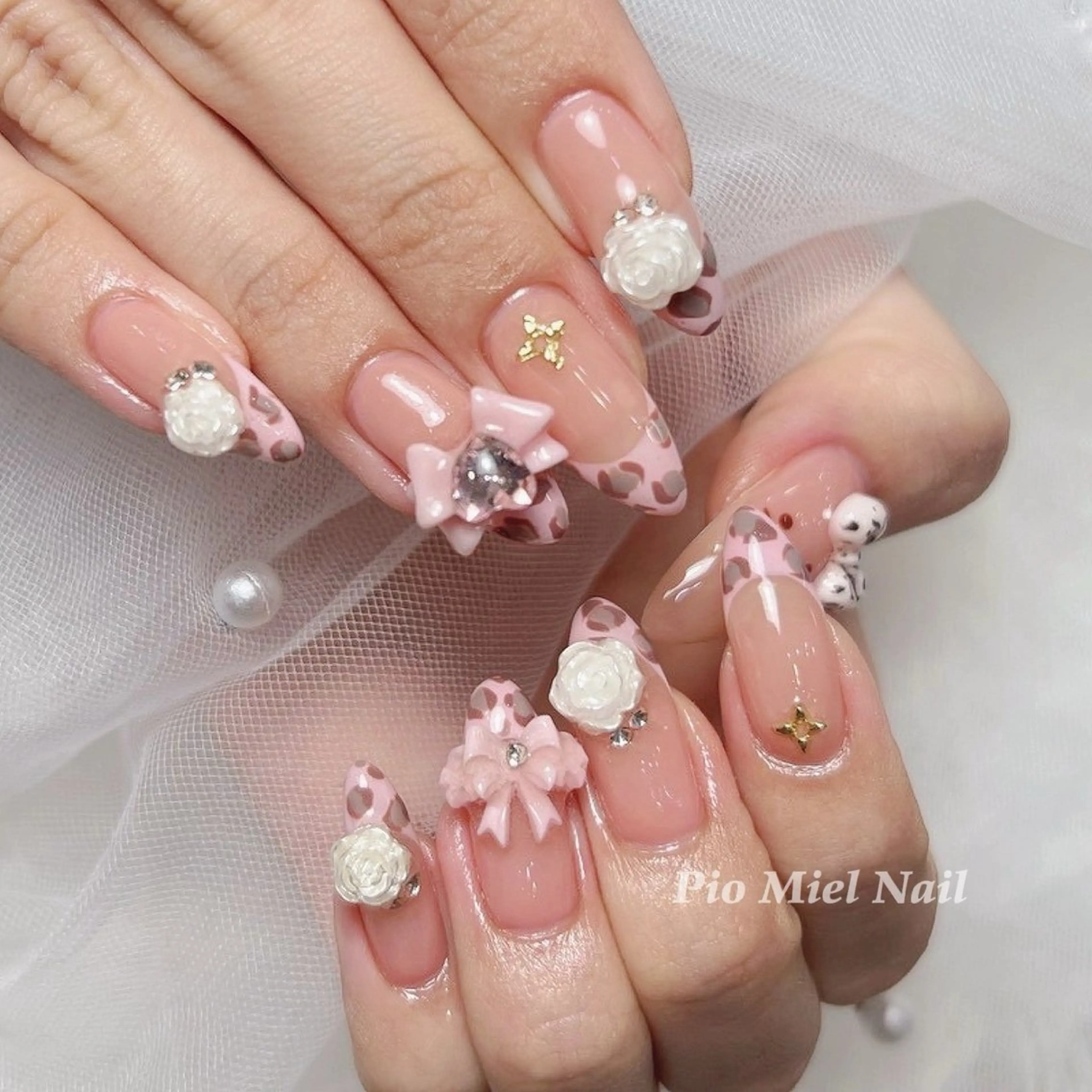 ネイル ドット ガーリー 韓国ネイル ニュアンスネイル ピンク ハンドネイル momo 長さだしのネイルデザイン