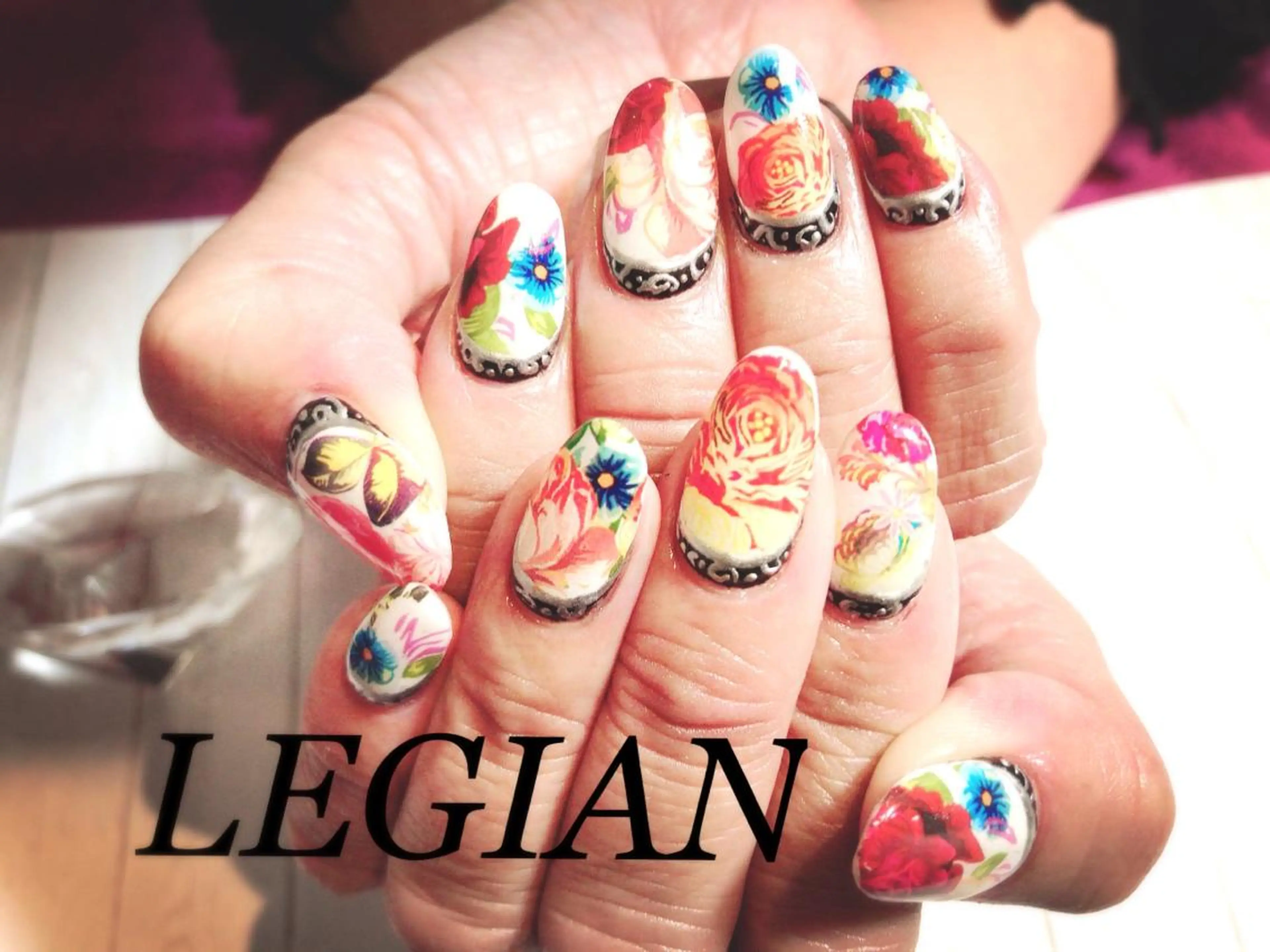 ネイル アートネイル フレンチネイル 持ち込み 逆フレンチ ハンドネイル 古川 真理枝のネイルデザイン