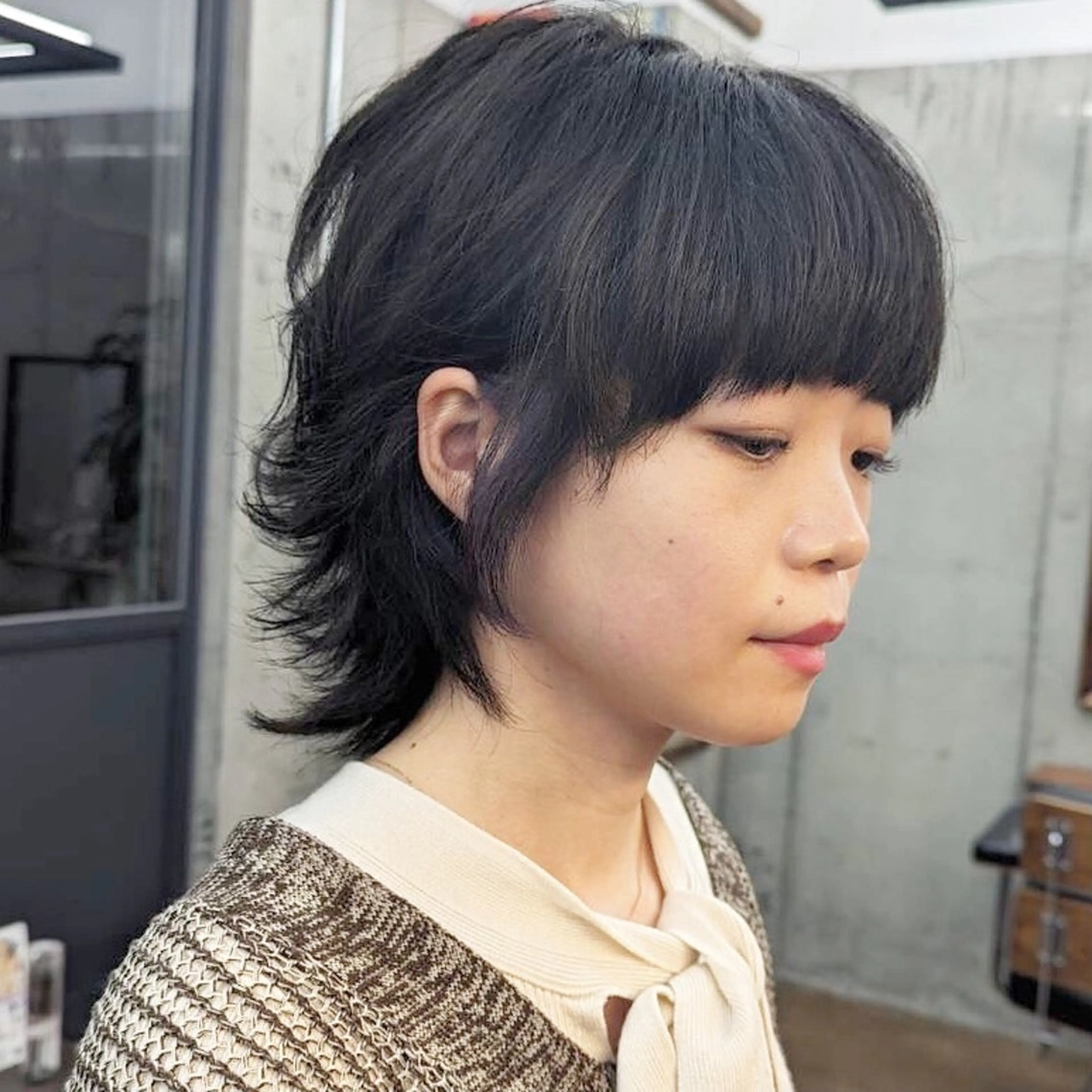 ミディアム カラー イヤリングカラー ウルフカット カット ヘアカラー トリートメント ヘアセット ✂︎ウルフ・ショート ✂︎MIKUNIのヘアスタイル