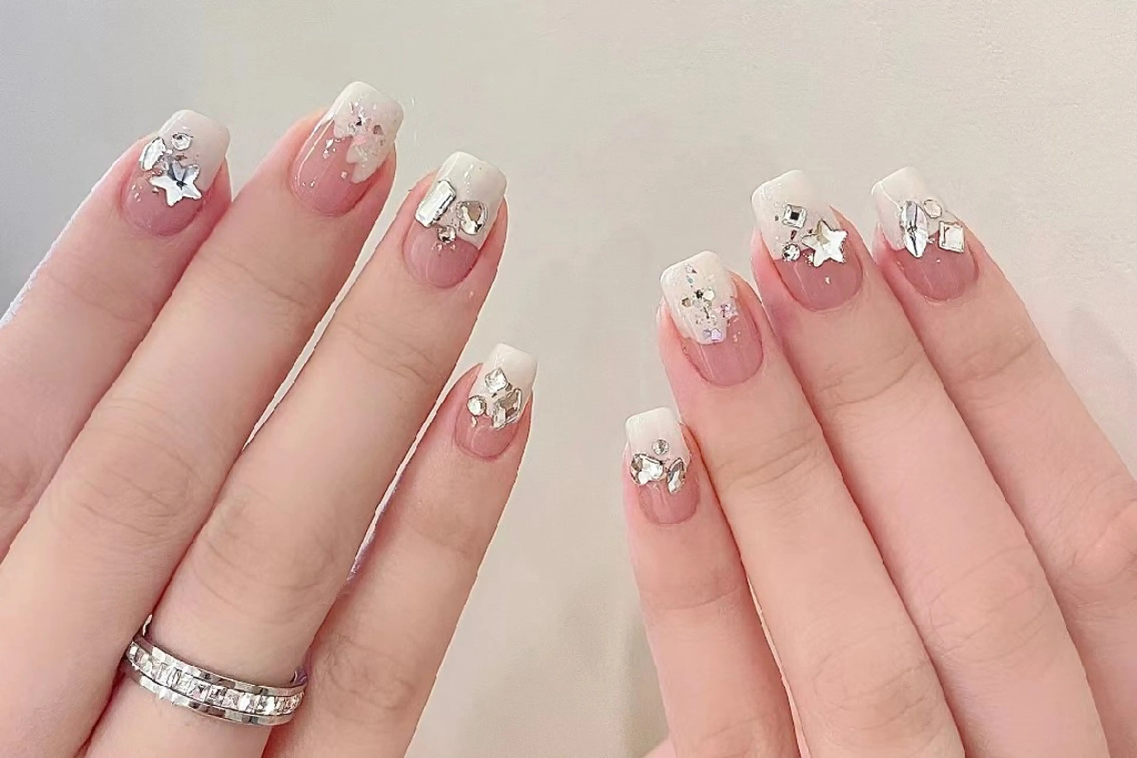 ネイル E·U·B ネイル所属・横浜市中区曙町 E·U·Bネイルのネイルデザイン