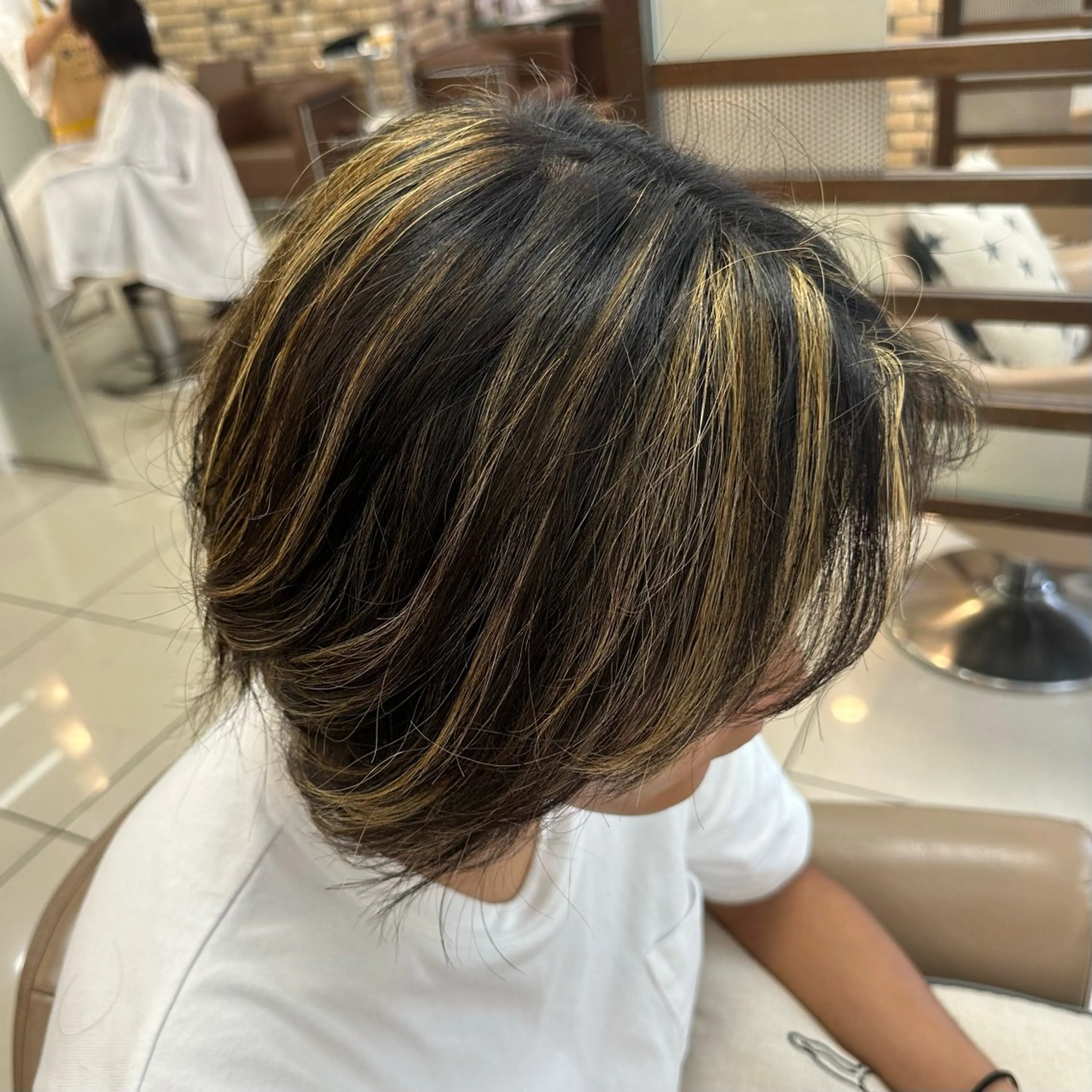 ショート カラー メンズ 羽エクステ/シール エクステ/横浜駅5分のヘアスタイル