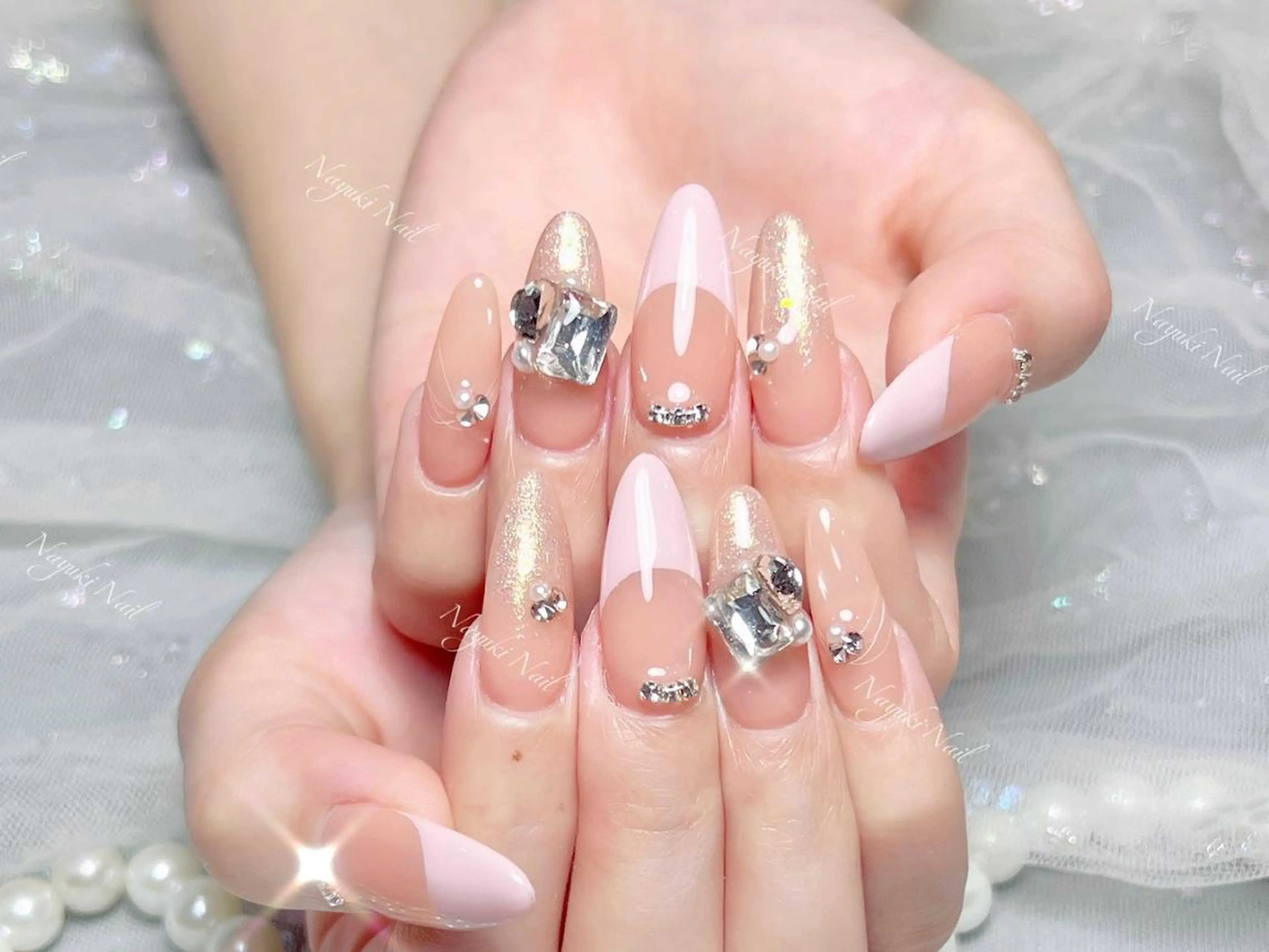 ネイル 🦋 Queenieのネイルデザイン