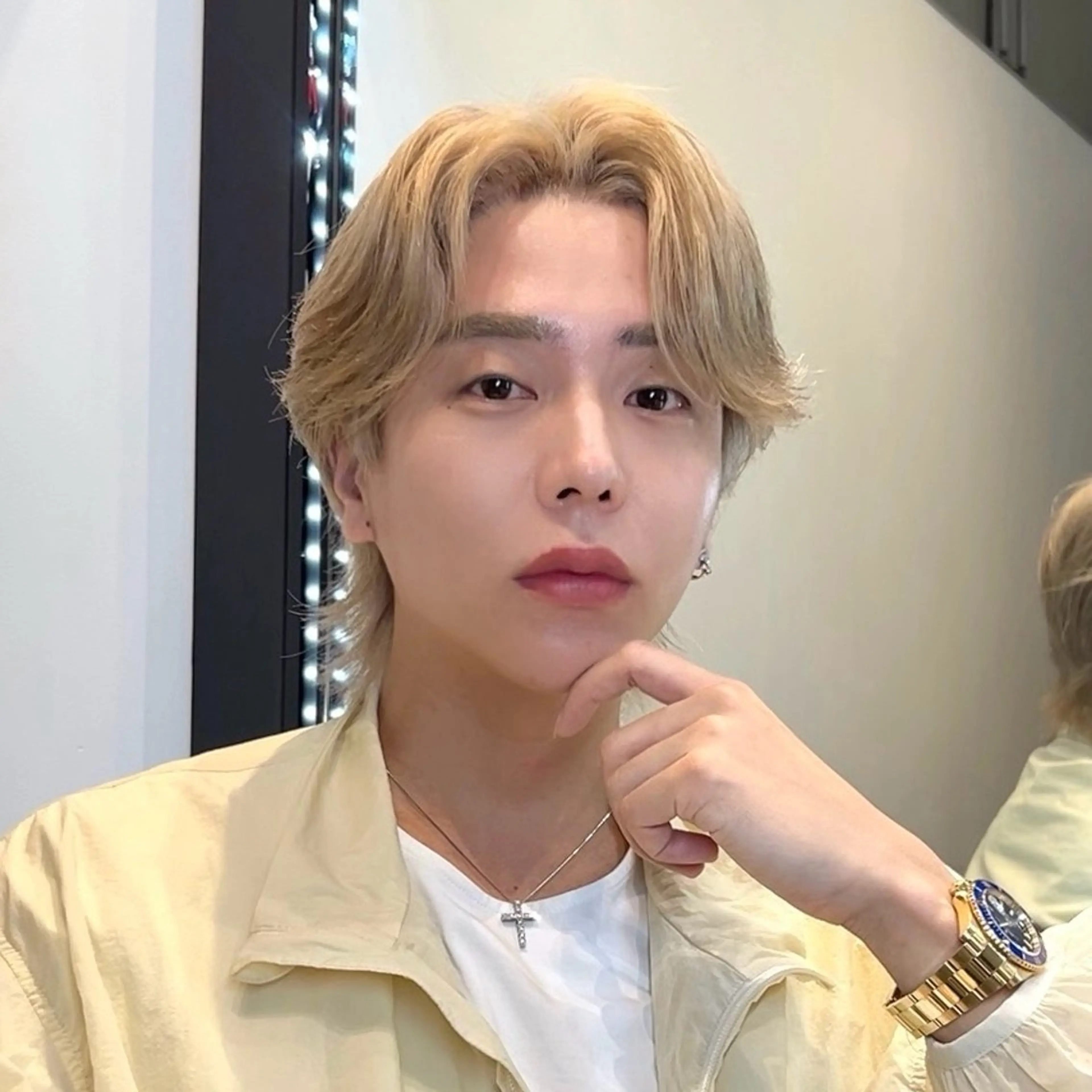 ミディアム カラー メンズ カット ヘアカラー 岡田大志🇰🇷 中/韓メンズヘアのヘアスタイル