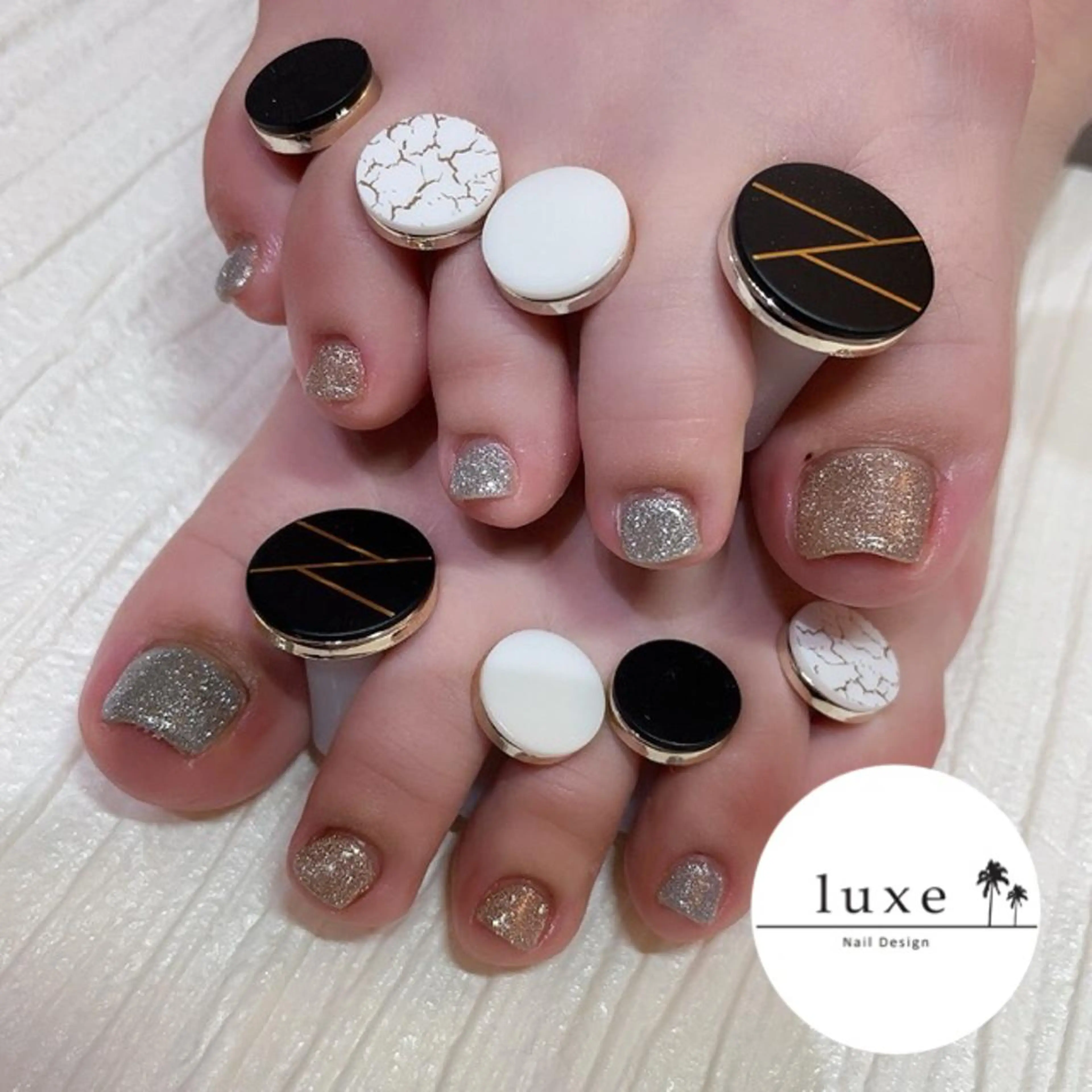 ネイル フットネイル luxe NailDesignのネイルデザイン