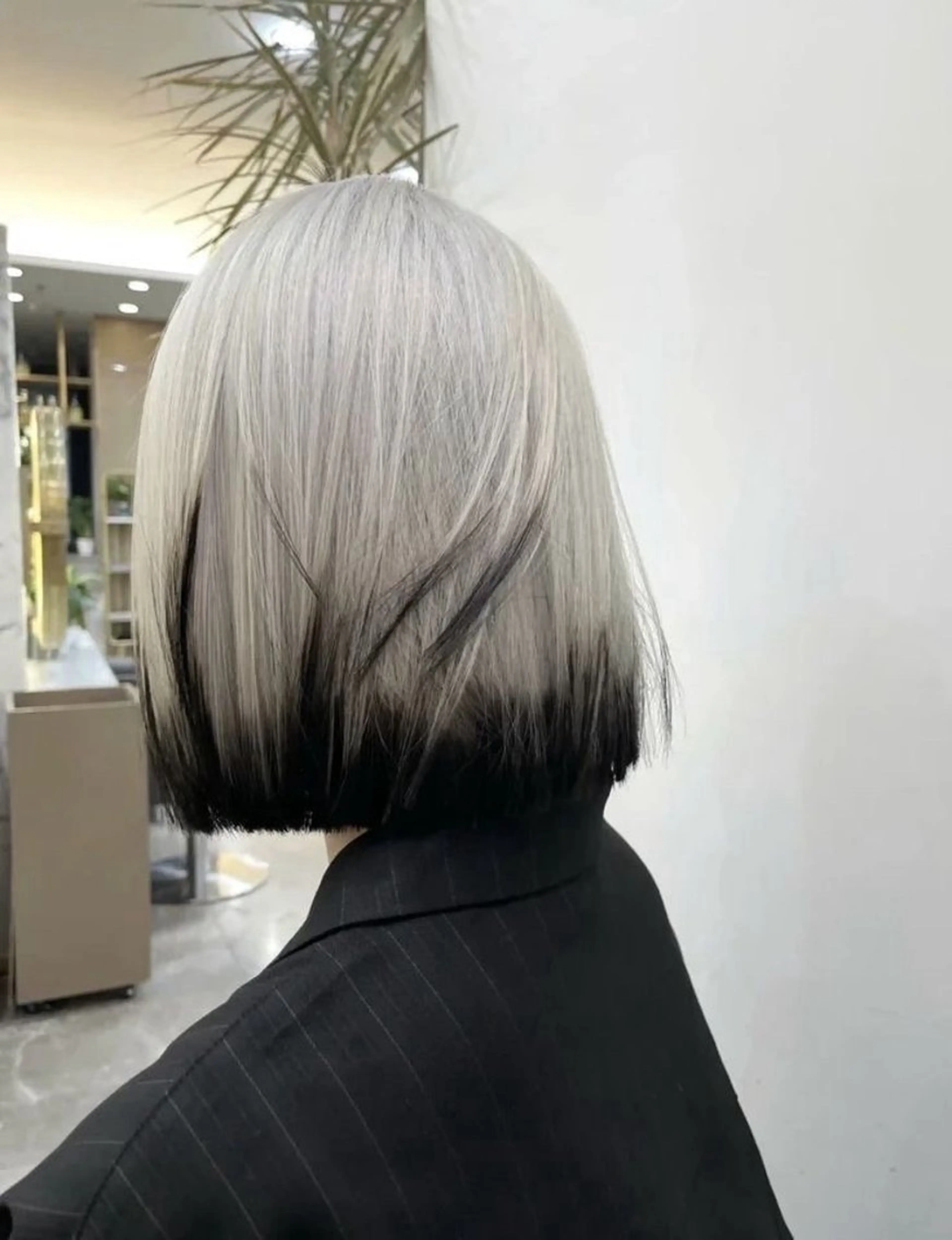 ミディアム カラー ヘアアレンジ ブリーチ ブロンド デザインカラー ダブルカラー ハイトーンカラー ヘアカラー トリートメント 🌟🍒ハイトーン 韓国ヘア/ユウミのヘアスタイル