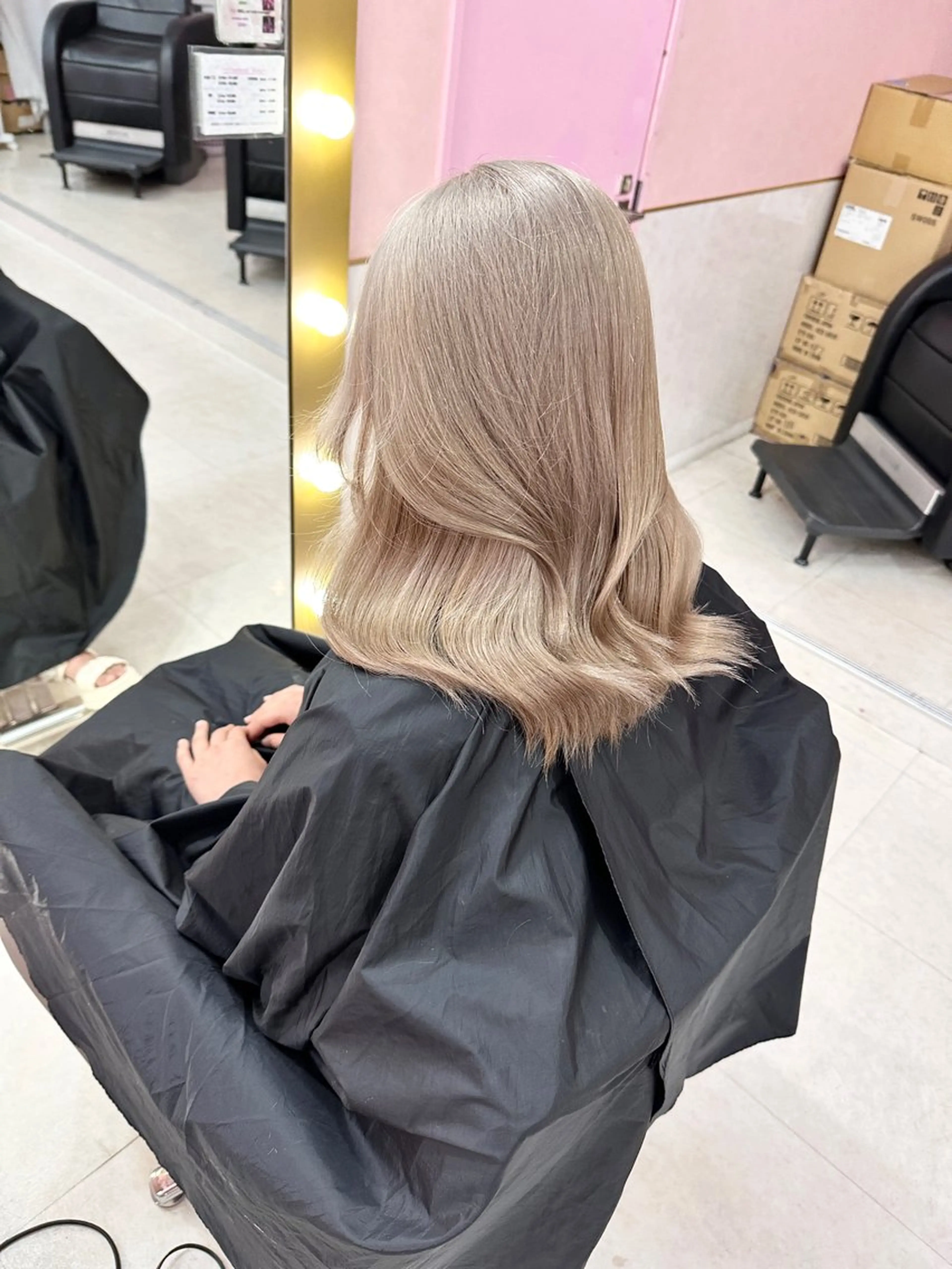 ミディアム カラー ベージュカラー ブリーチ 抜きっぱなしブロンド ブロンド デザインカラー ヘアカラー トリートメント ❄️💛エクステ ブリーチ❄️yukiのヘアスタイル