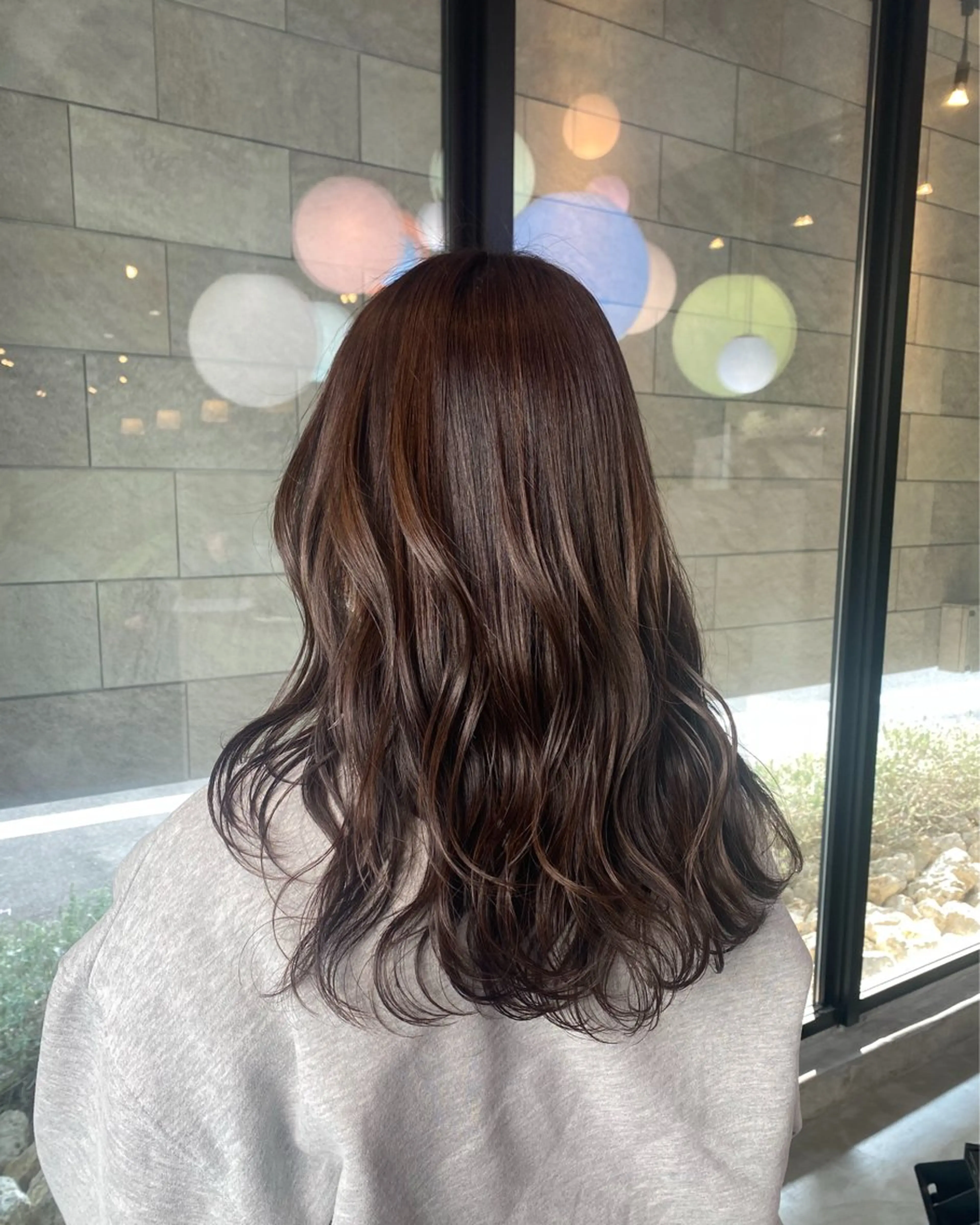 セミロング カラー アッシュ アッシュブラウン ブラウンカラー カット ヘアカラー 佐々木 彩乃のヘアスタイル