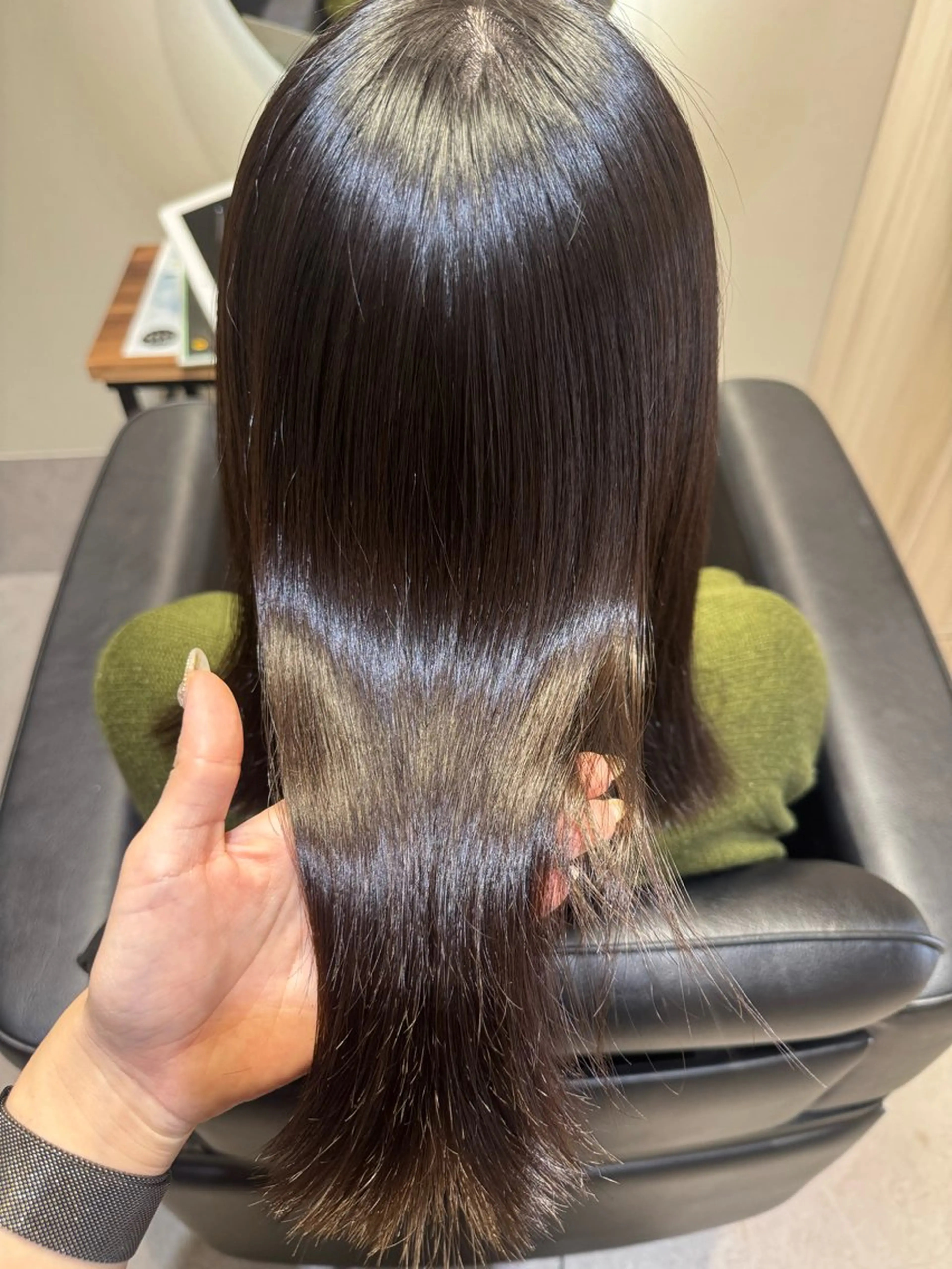 セミロング カット 縮毛矯正 トリートメント NAVY 橋本心 縮毛矯正のヘアスタイル