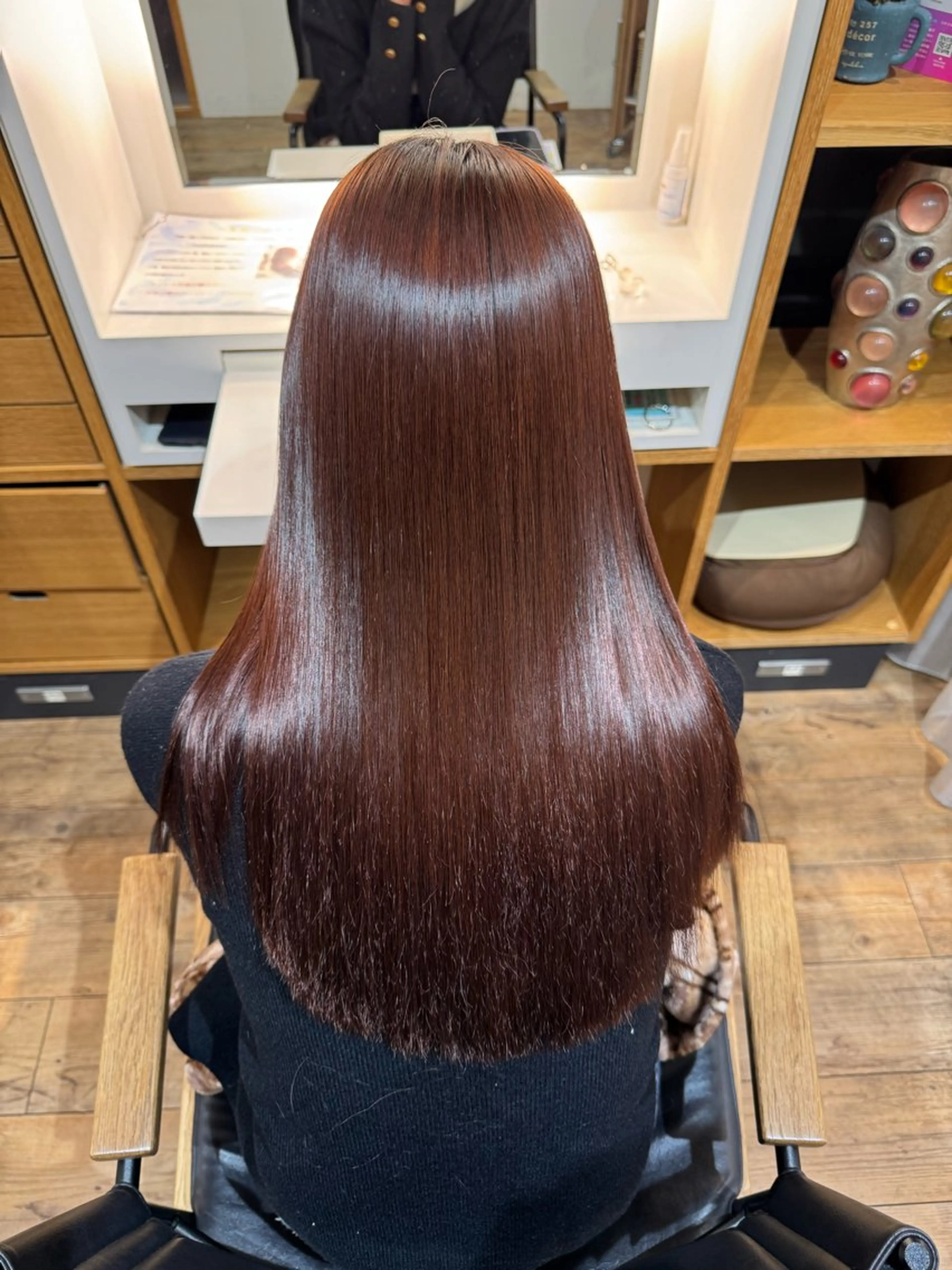 セミロング カット 縮毛矯正 トリートメント afloatkobe所属・美髪/髪質改善 川口凌弥のヘアスタイル