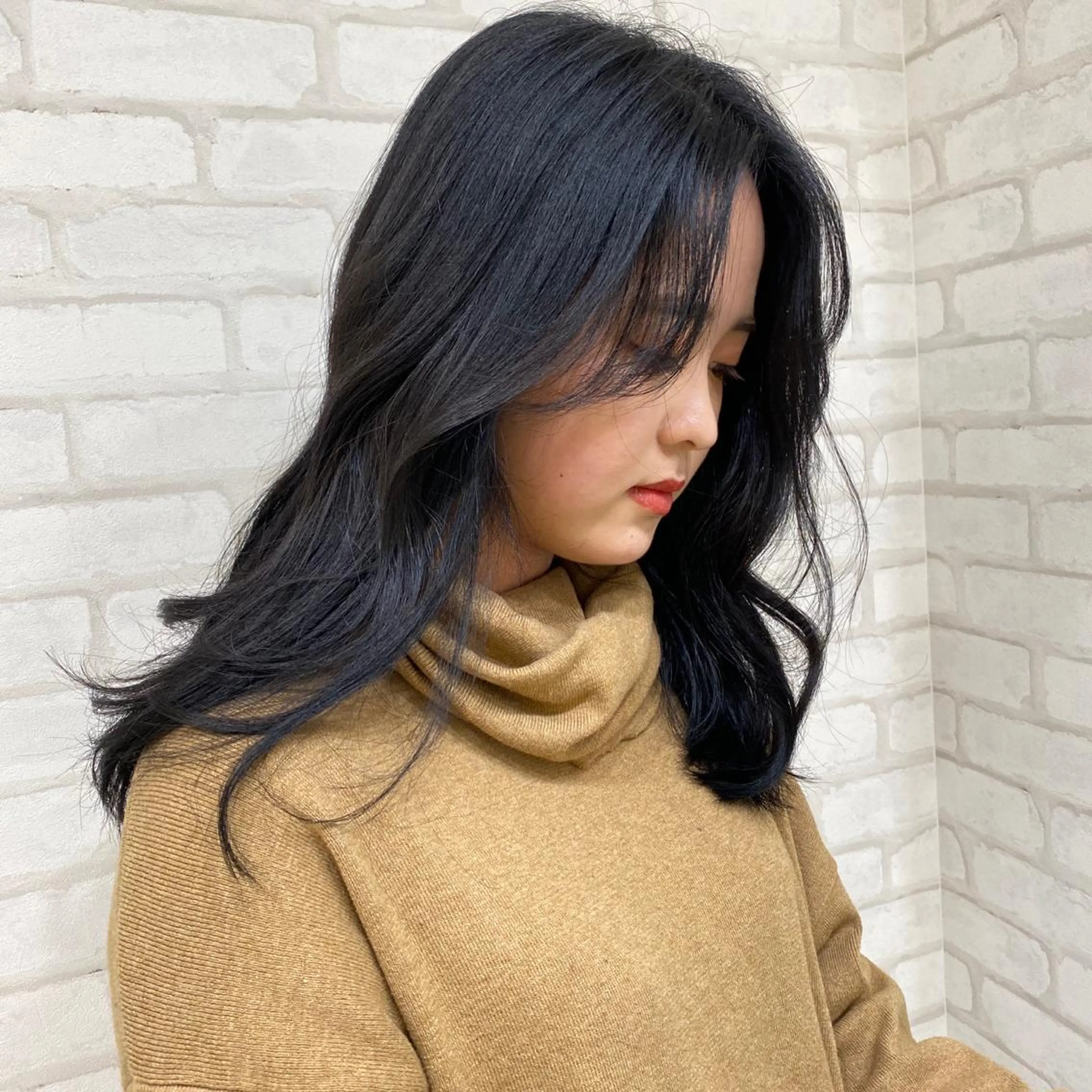 セミロング カラー abilita AZUSAのヘアスタイル