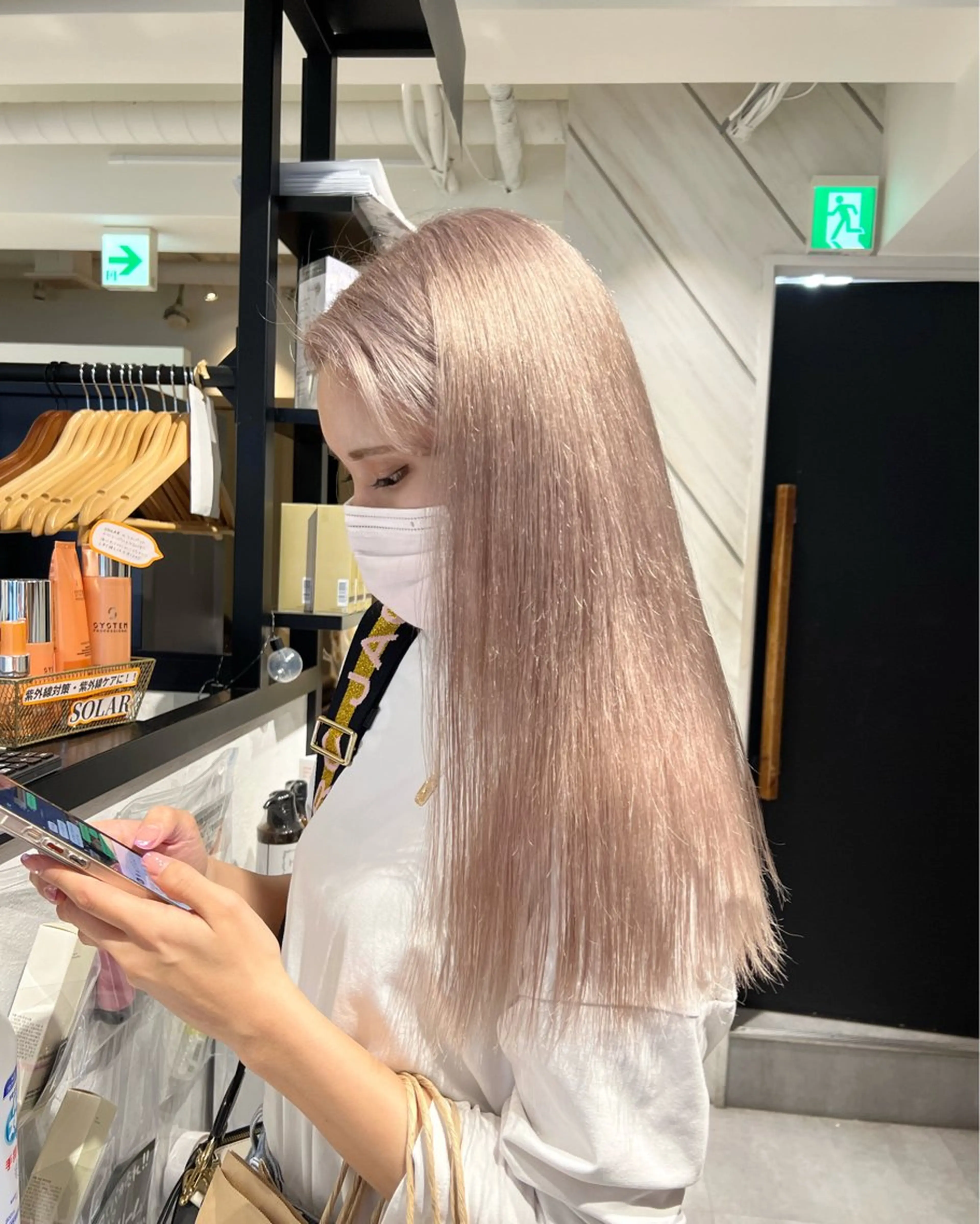 ミディアム デザイン🥇複雑履歴 ハイトーン特化のヘアスタイル