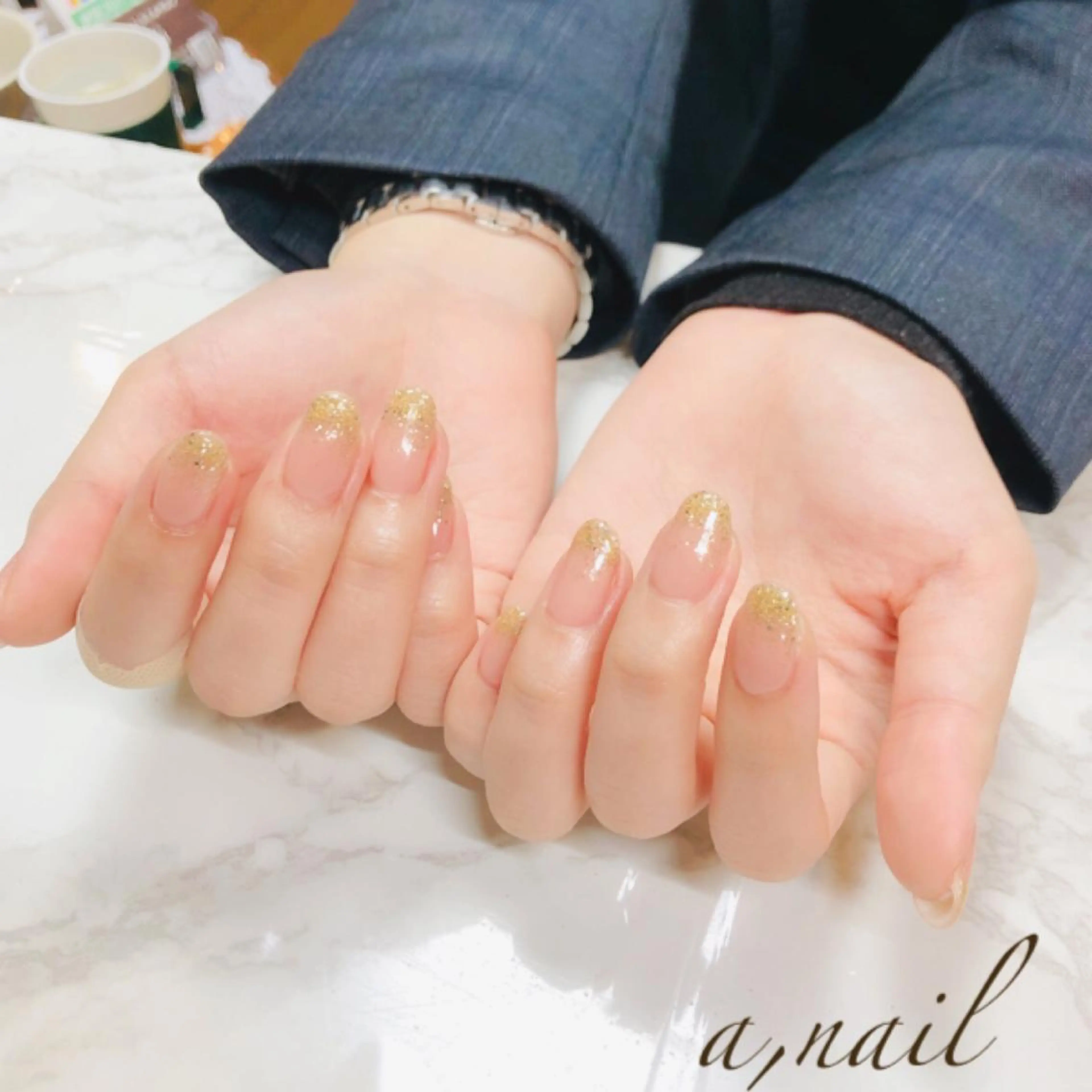 ネイル フットネイル ラメ(グリッター) ニュアンスネイル オフィスネイル ワンカラーネイル ハンドネイル ネイルサロン エーネイルのネイルデザイン
