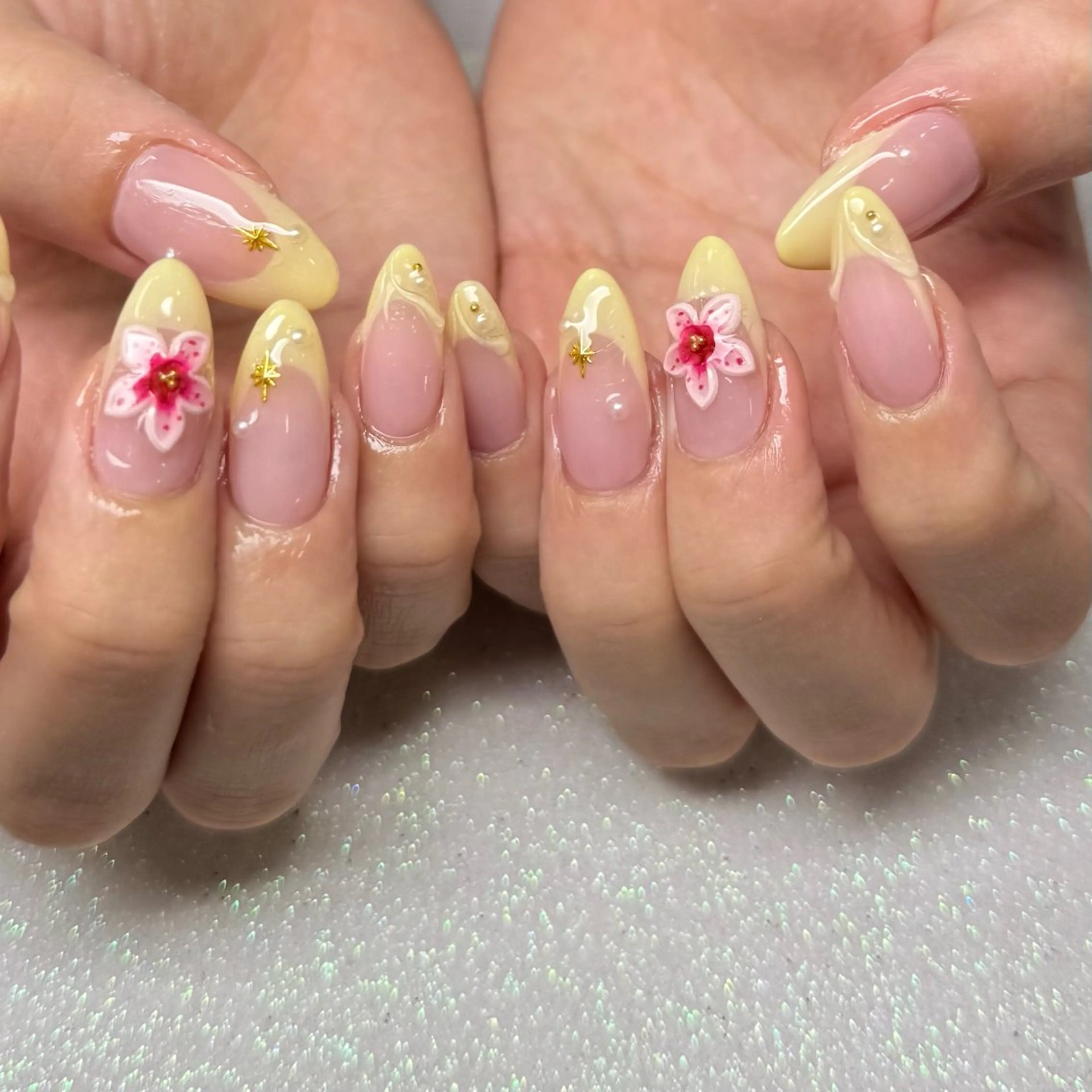 ネイル ハンドネイル VIERU 🌈🎀💖のネイルデザイン