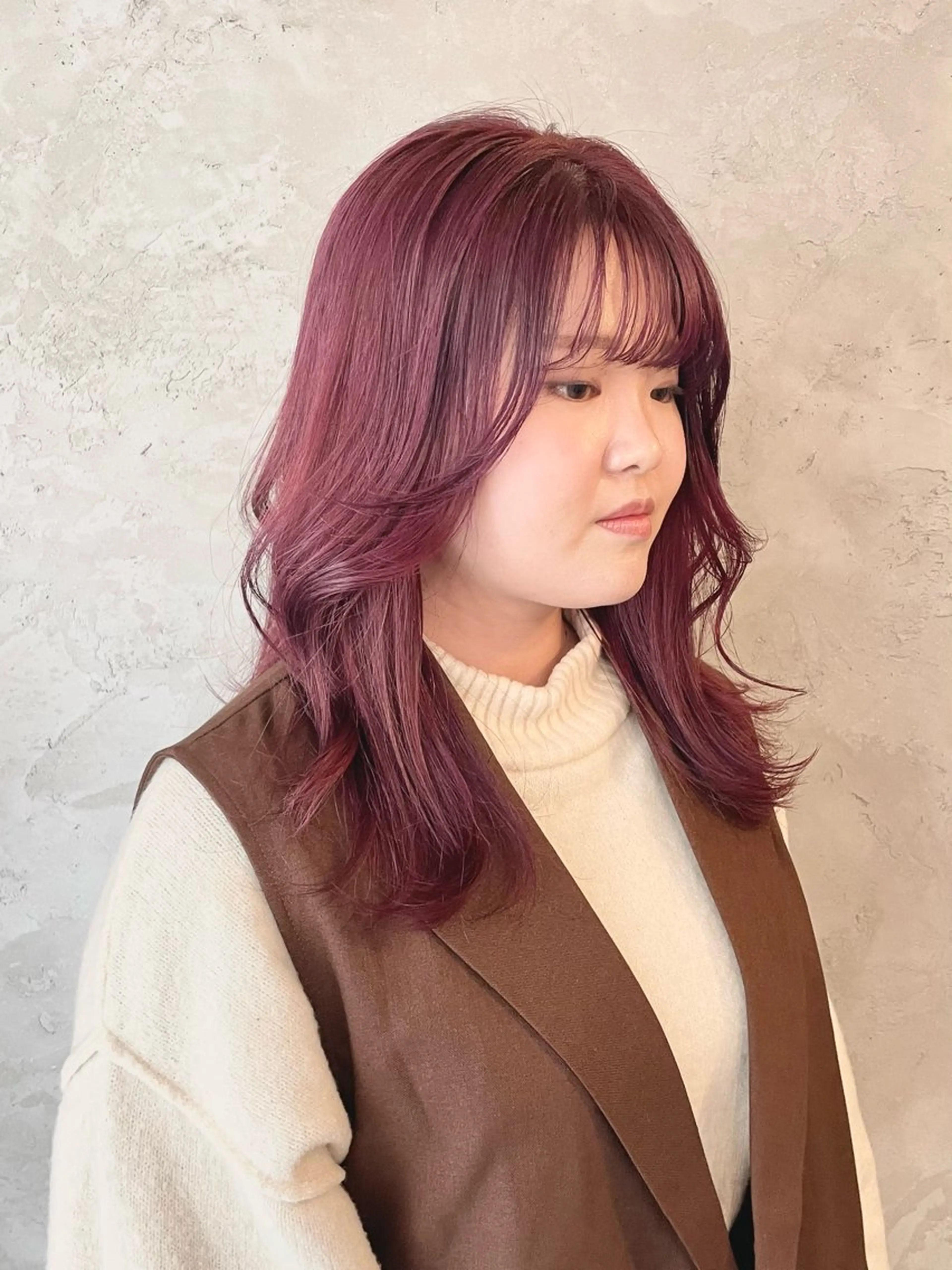 セミロング カラー 岡田 恭明のヘアスタイル