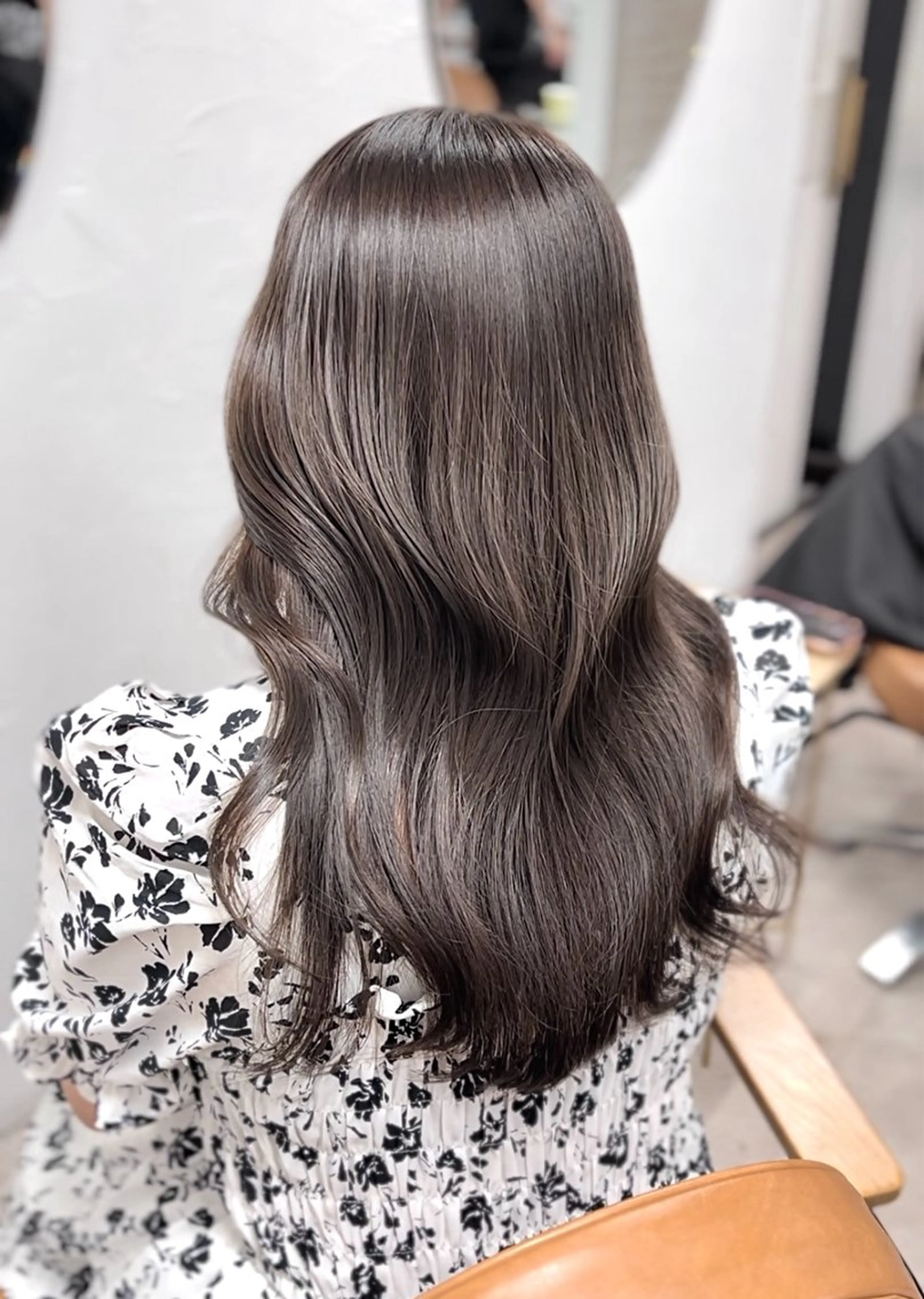 ミディアム カラー 透明感カラー グレージュ 🫧新宿美容師 ヒナコ🫧のヘアスタイル