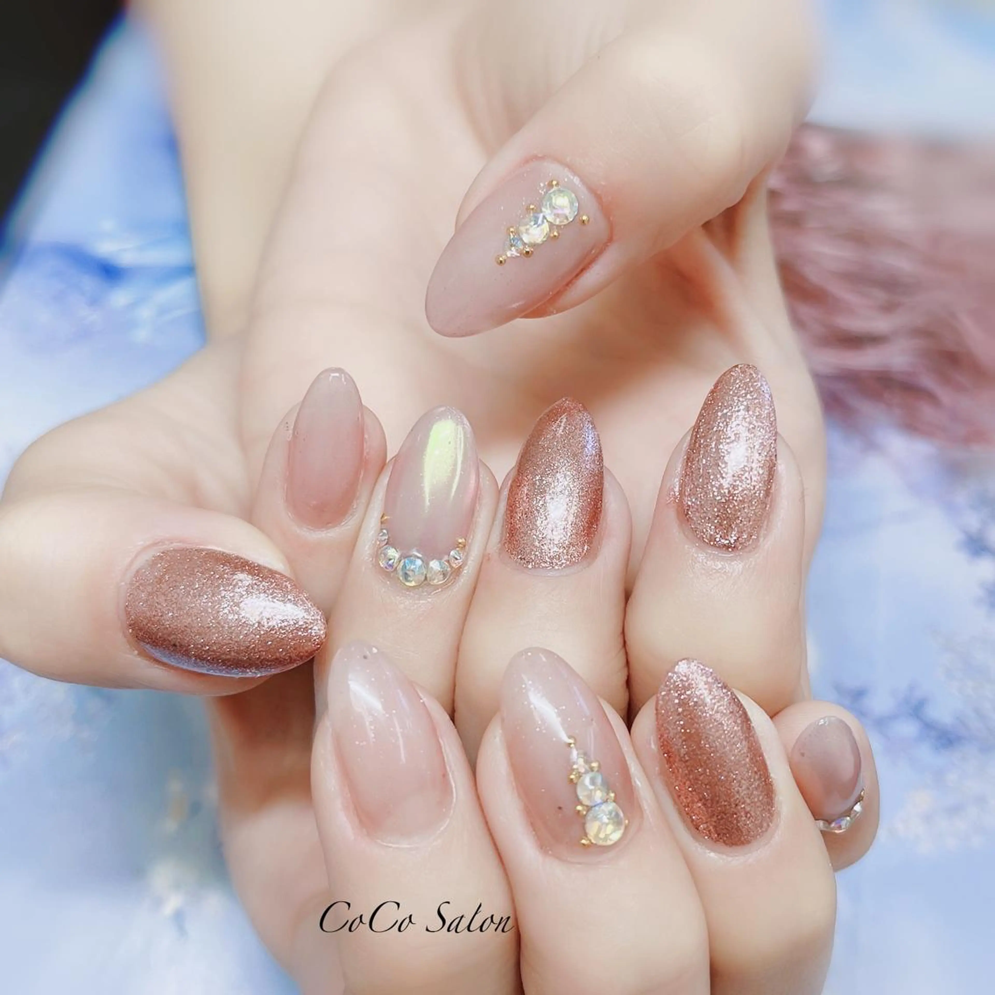 ネイル オーロラネイル 長さ出し ジェルネイル ホログラムネイル キラキラネイル ハンドネイル CoCoSalon ネイル/まつ毛予約のネイルデザイン