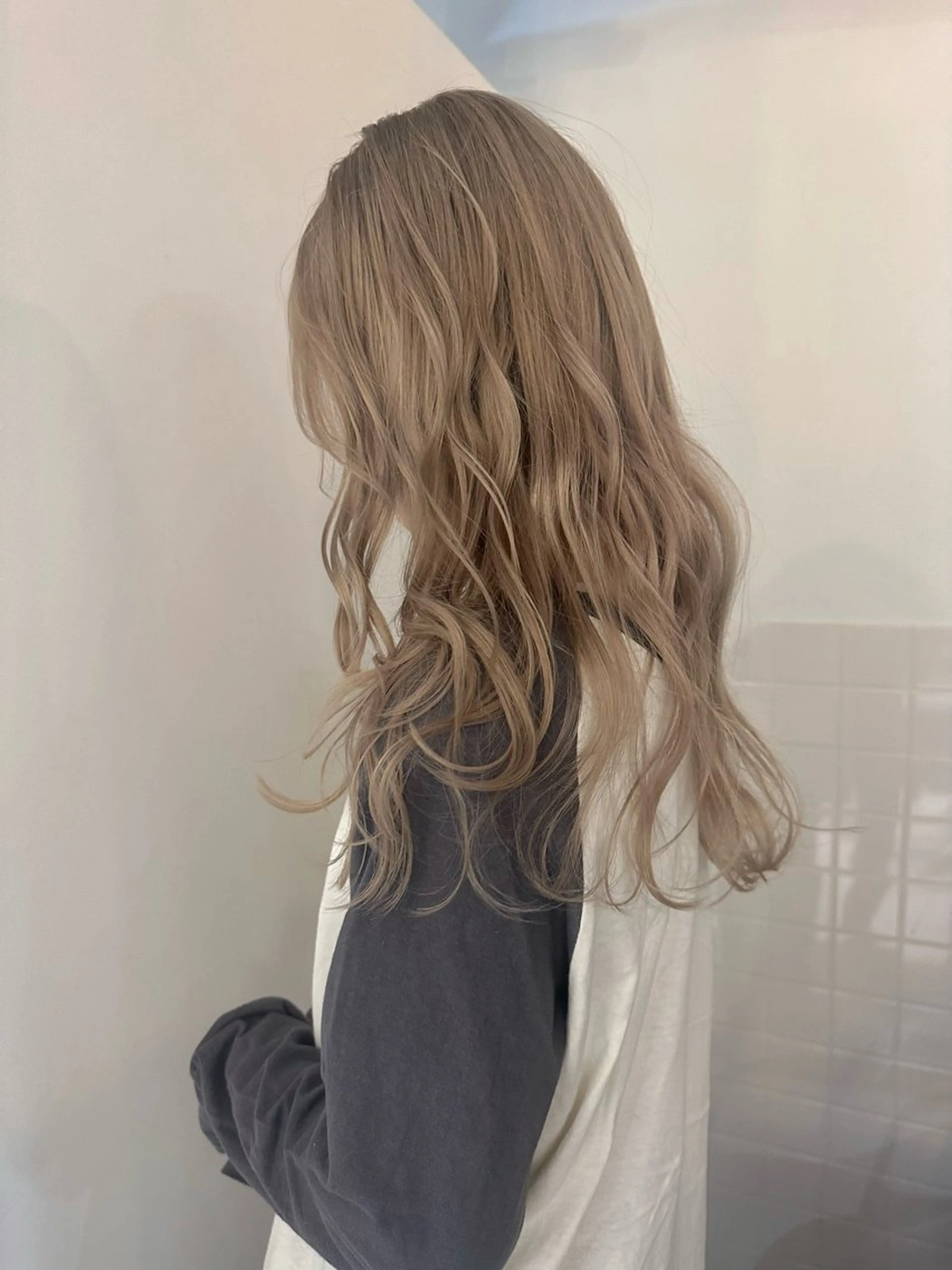 ロング カラー ヘアカラー 大木 紗也香のヘアスタイル