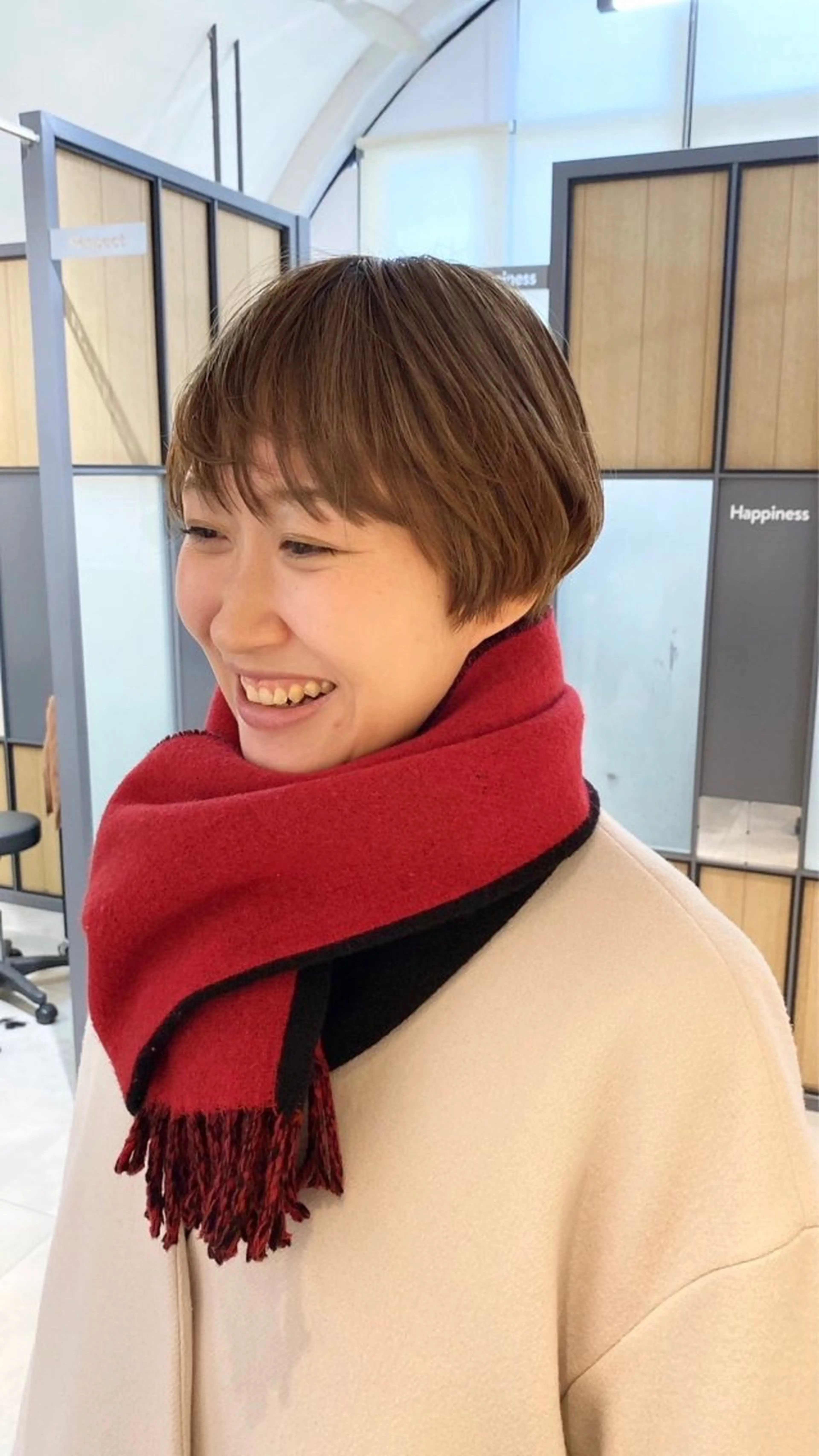 ショート カラー ベージュカラー ショートヘア GO TODAY神戸三宮所属・あ きのヘアスタイル