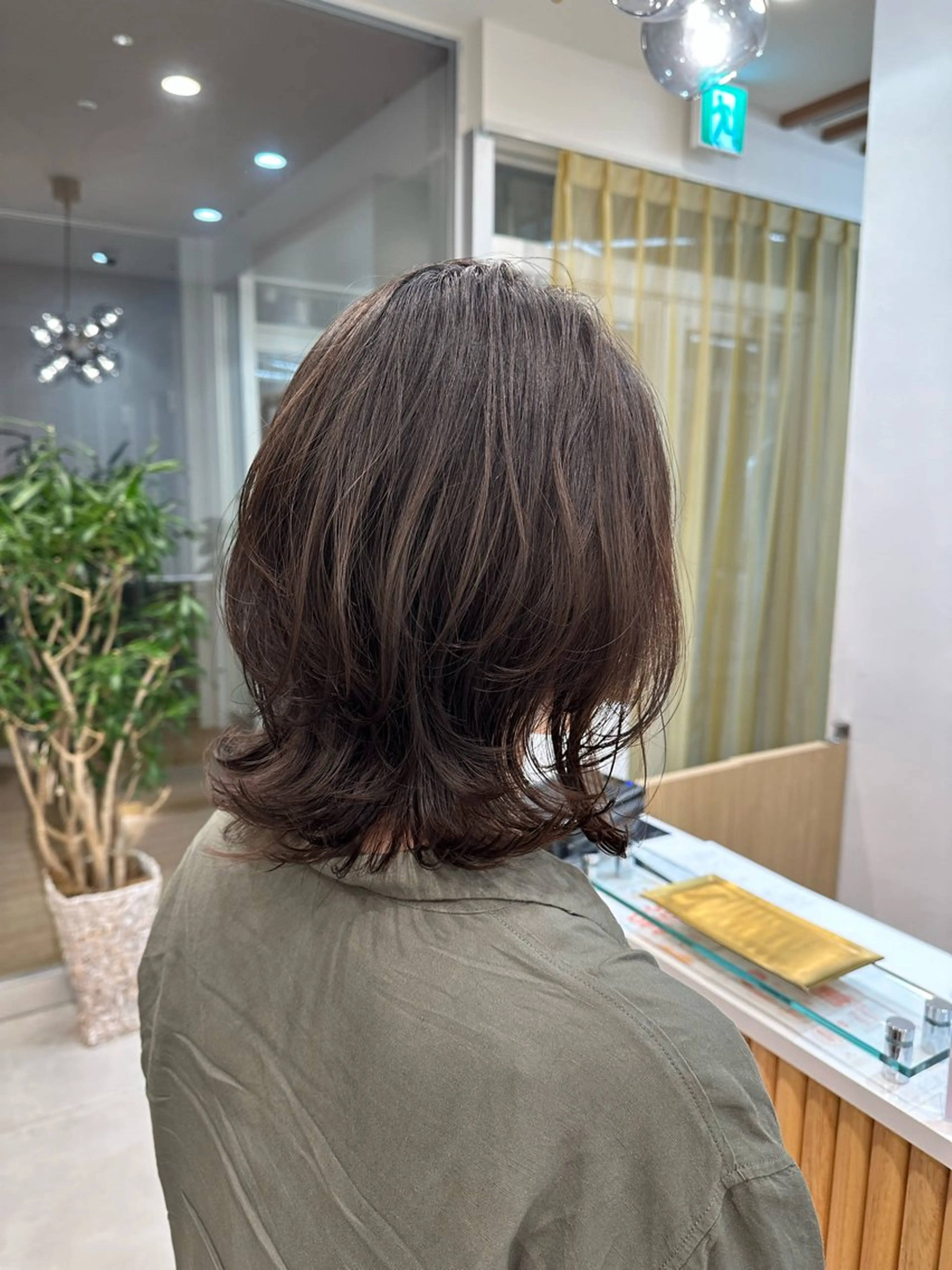 ミディアム 宮原 智美のヘアスタイル