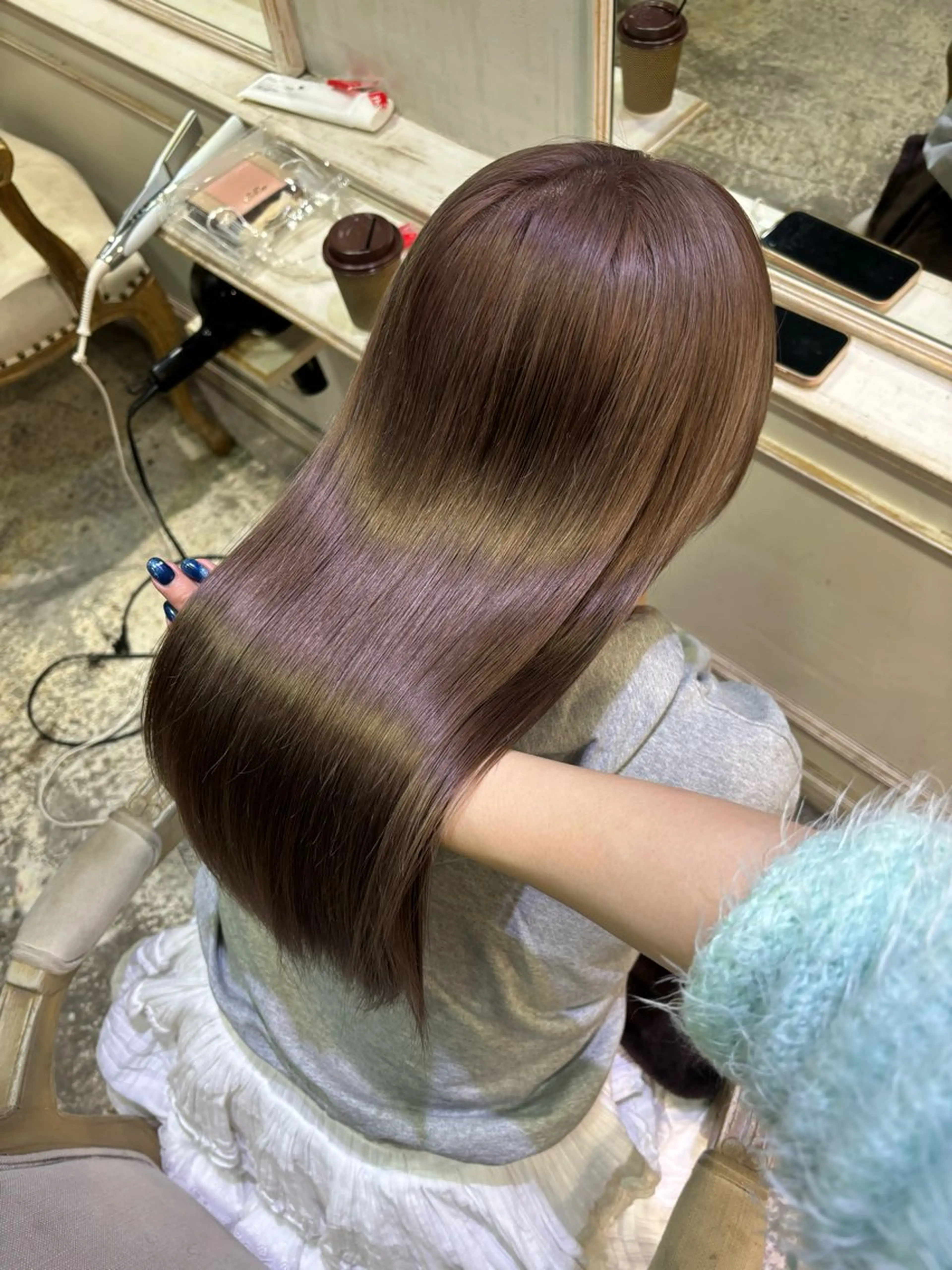 セミロング ヘアカラー 柔らかブリーチ 🤎YUKAのヘアスタイル