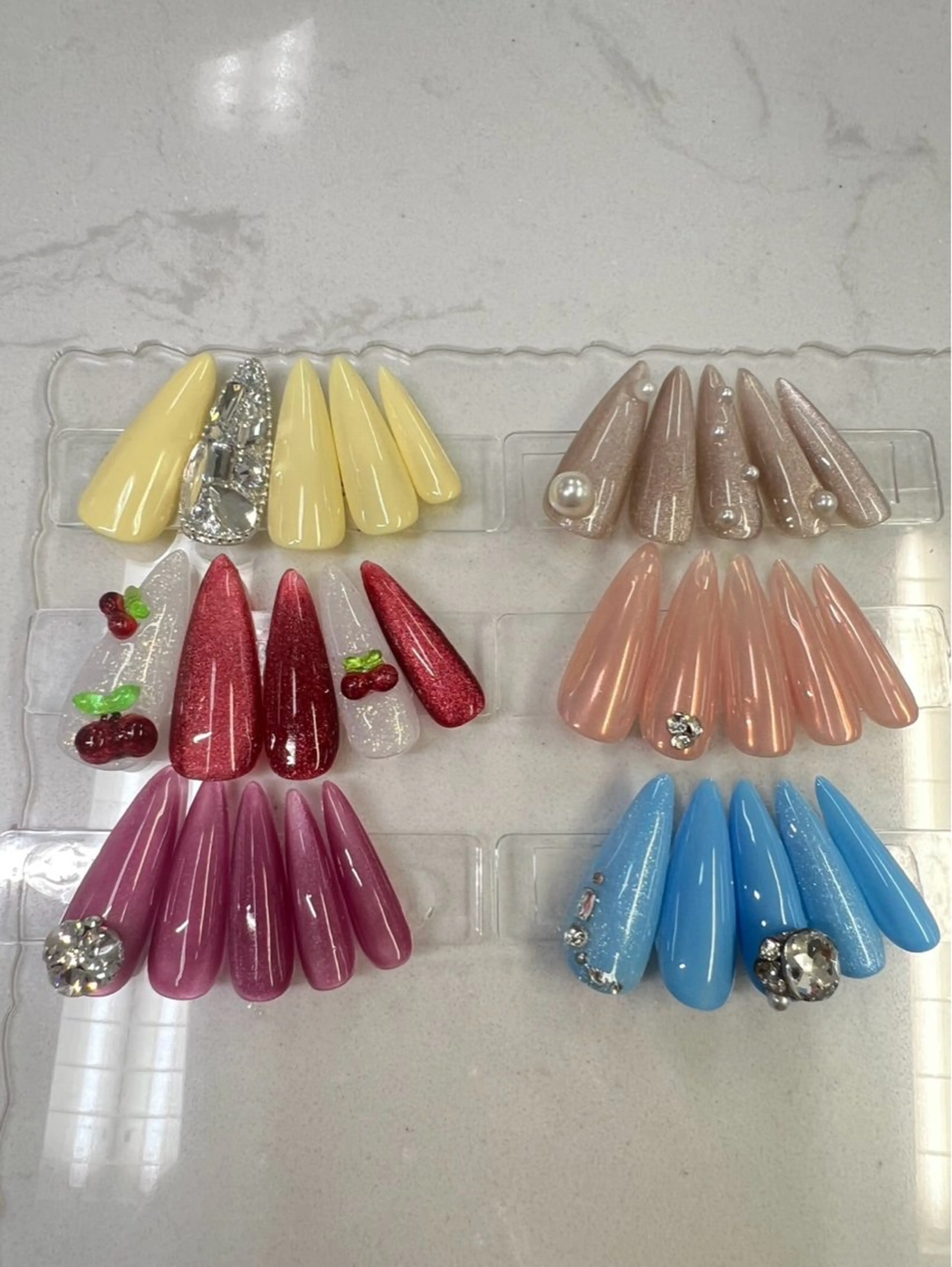 ネイル 長さ出し フレンチネイル ジェルネイル ガラスフレンチ マグネットネイル クイーンズネイル銀座所属・Queeens nailのネイルデザイン