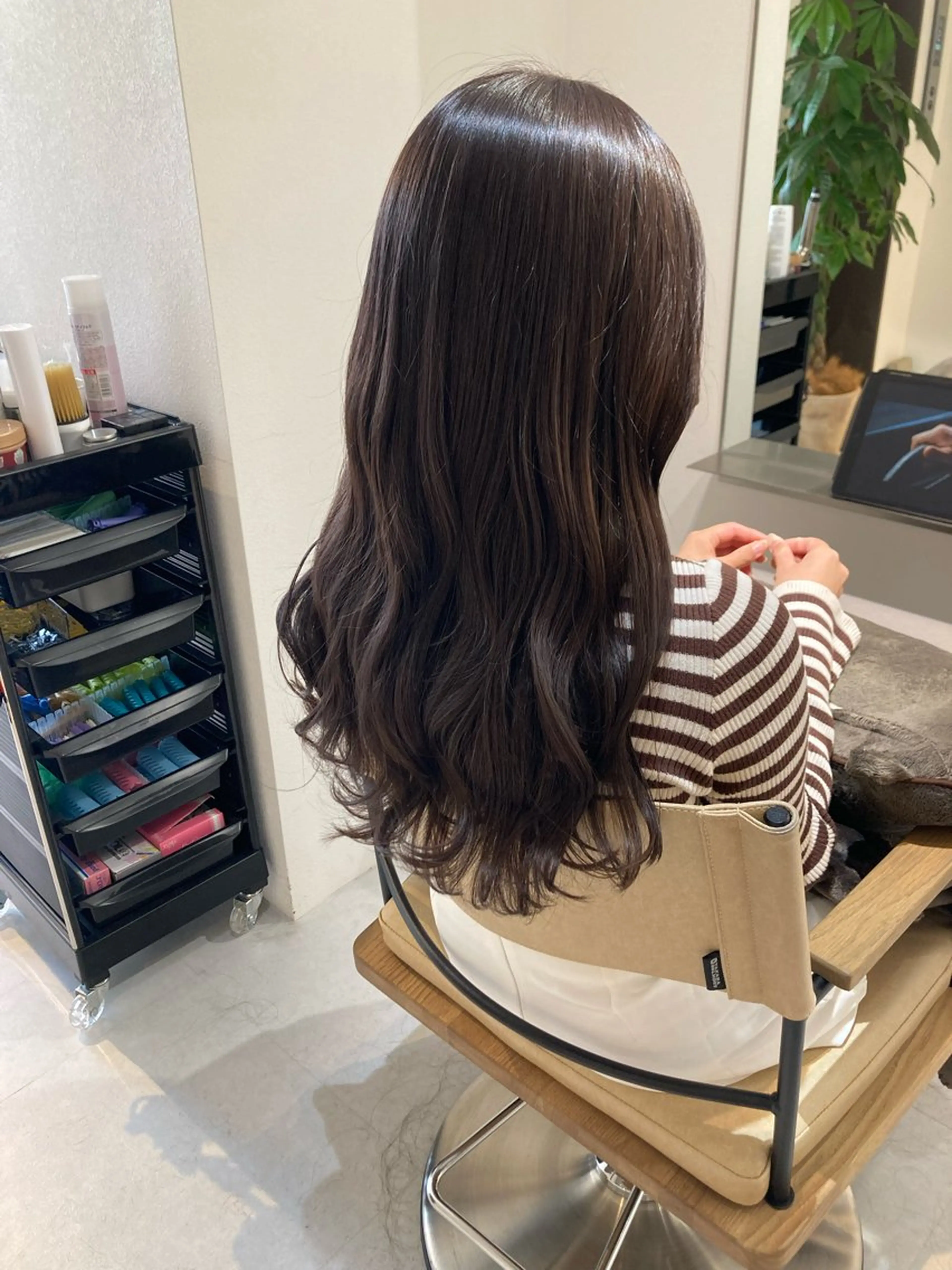 ロング ✨色持ちの良い艶 カラー✨蟹江真世のヘアスタイル