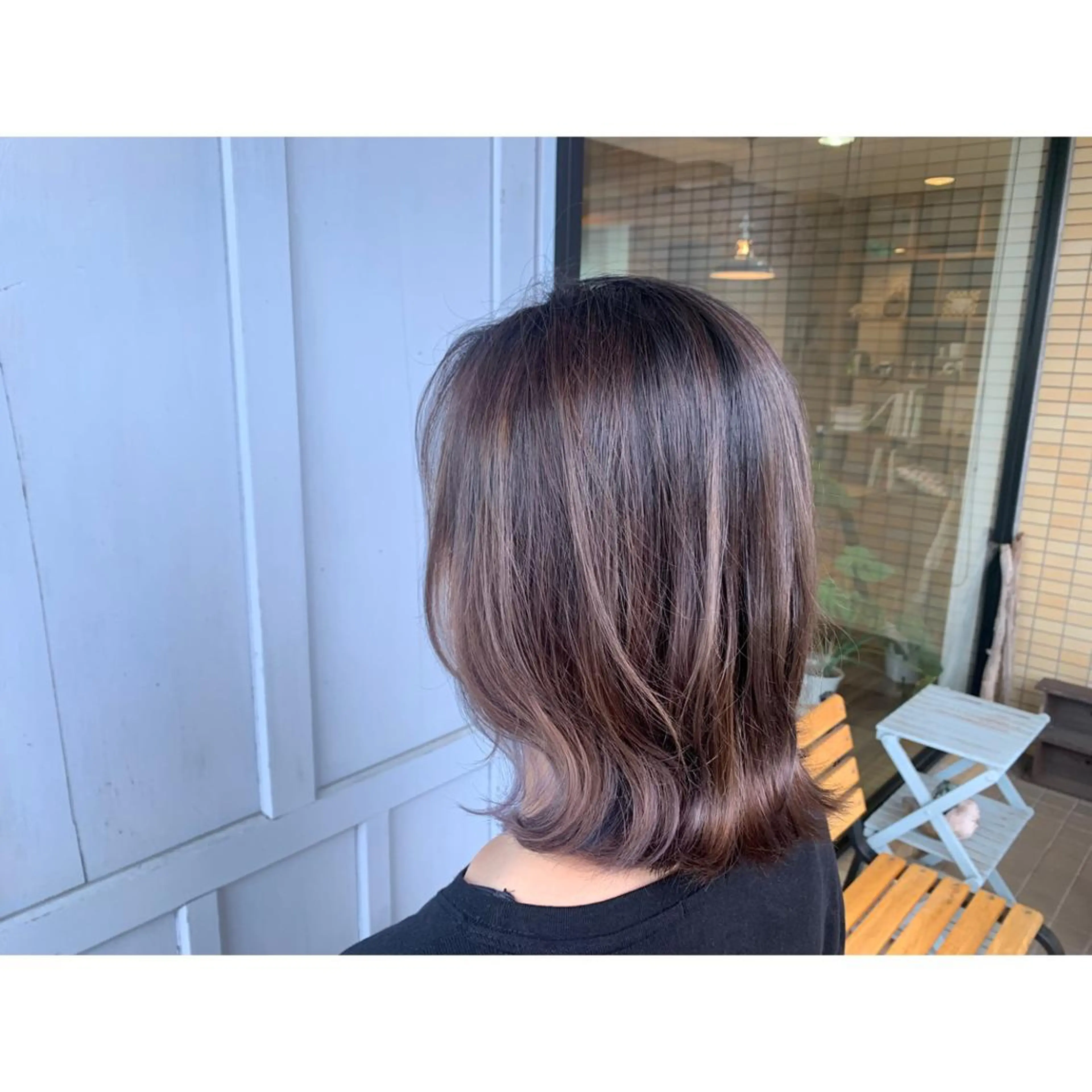 ミディアム カラー バレイヤージュ レイヤーカット ヘアカラー トリートメント ツキダテ ユイのヘアスタイル