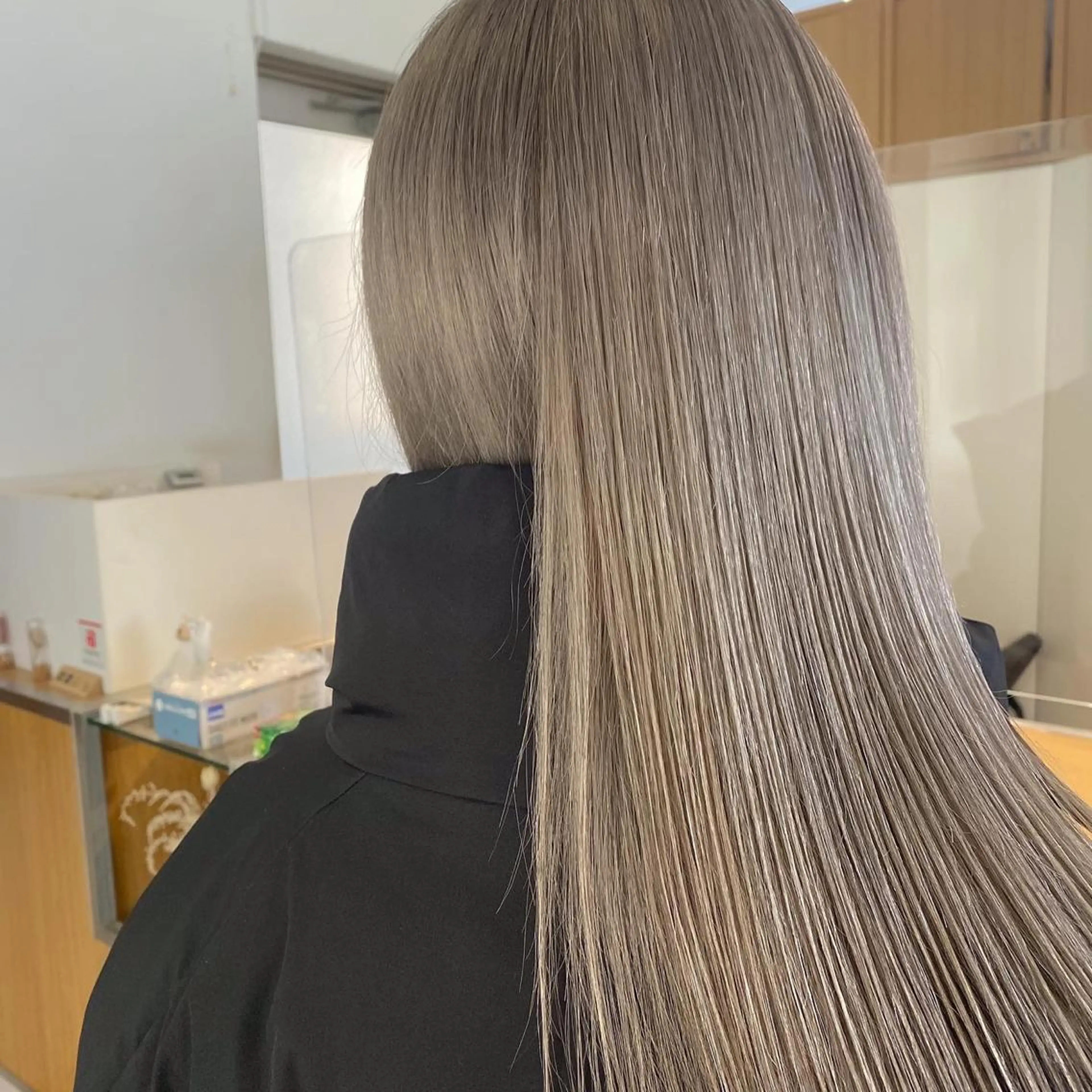 ミディアム カラー カット ヘアカラー トリートメント 🌱加藤　胡太郎 /艶髪ストレート🌱のヘアスタイル